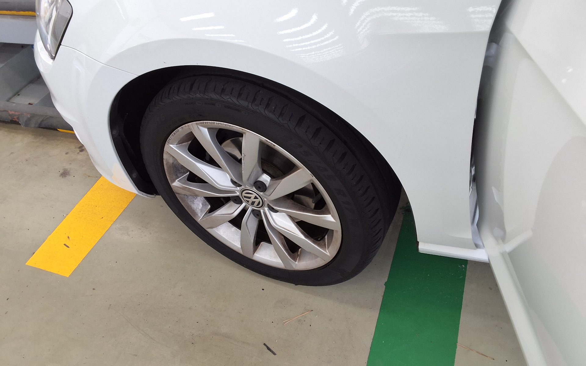 VOLKSWAGEN GOLF (7TH GEN) 1.6 TDI BLUEMOTION 2015 - zdjęcie 23
