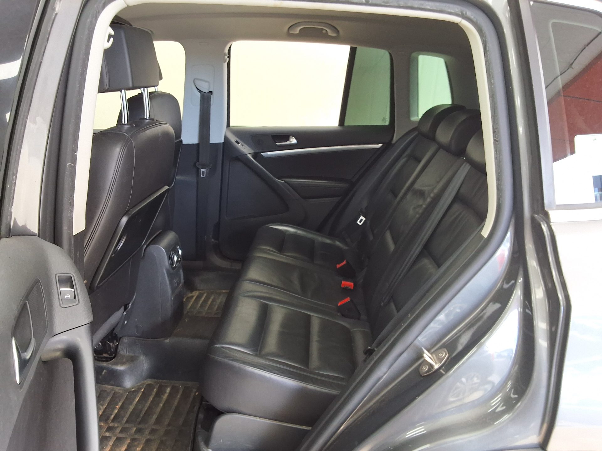 VOLKSWAGEN TIGUAN 2.0 TDI BLUEMOTION 2016 - zdjęcie 13