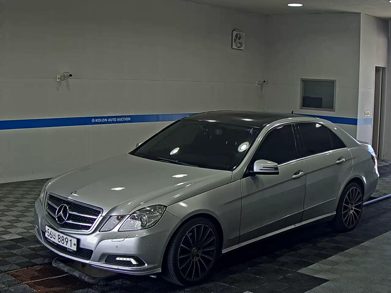 MERCEDES-BENZ E-CLASS (4TH GEN) E300 ELEGANCE 2010 - zdjęcie 2