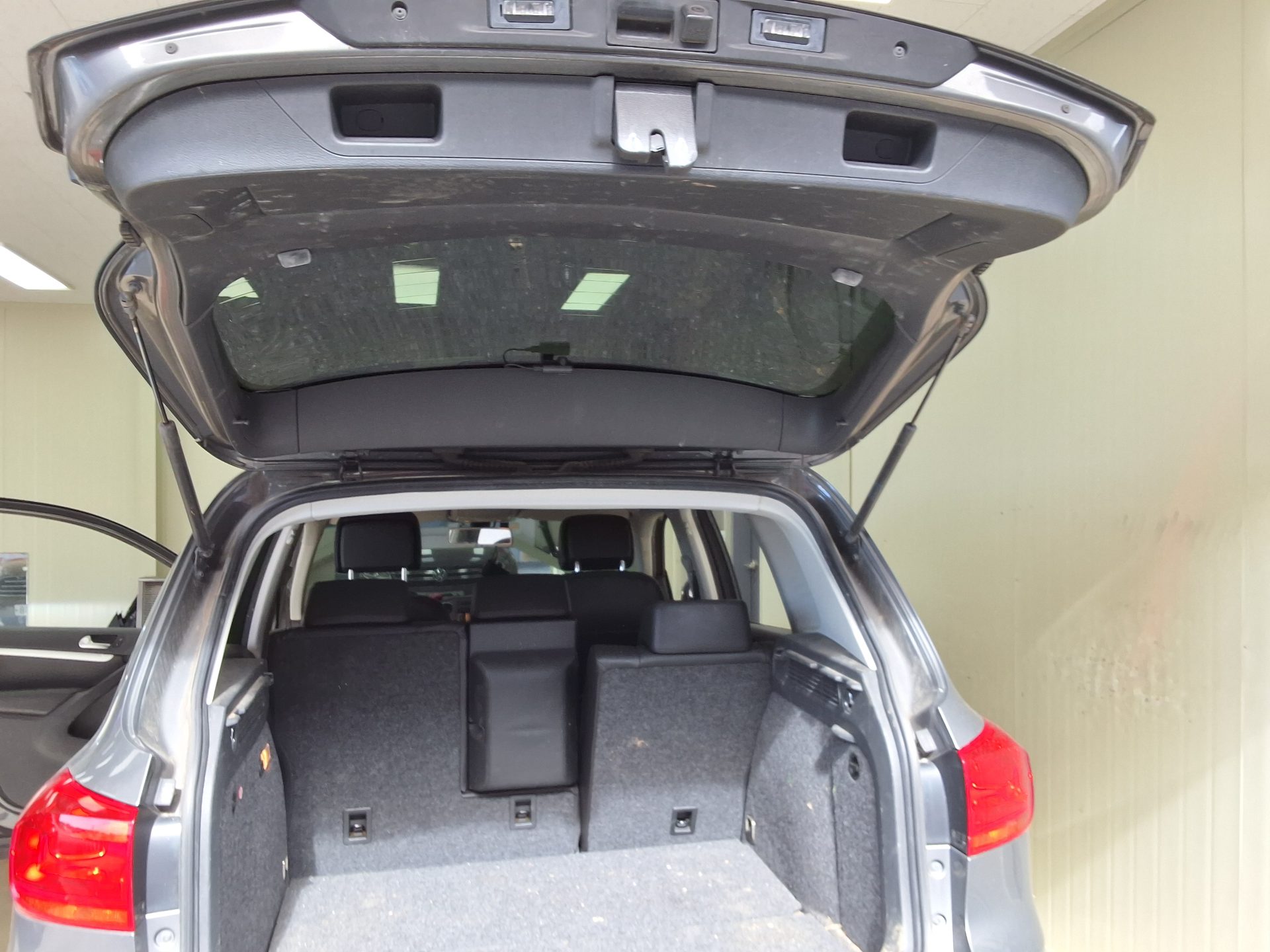VOLKSWAGEN TIGUAN 2.0 TDI BLUEMOTION 2016 - zdjęcie 16