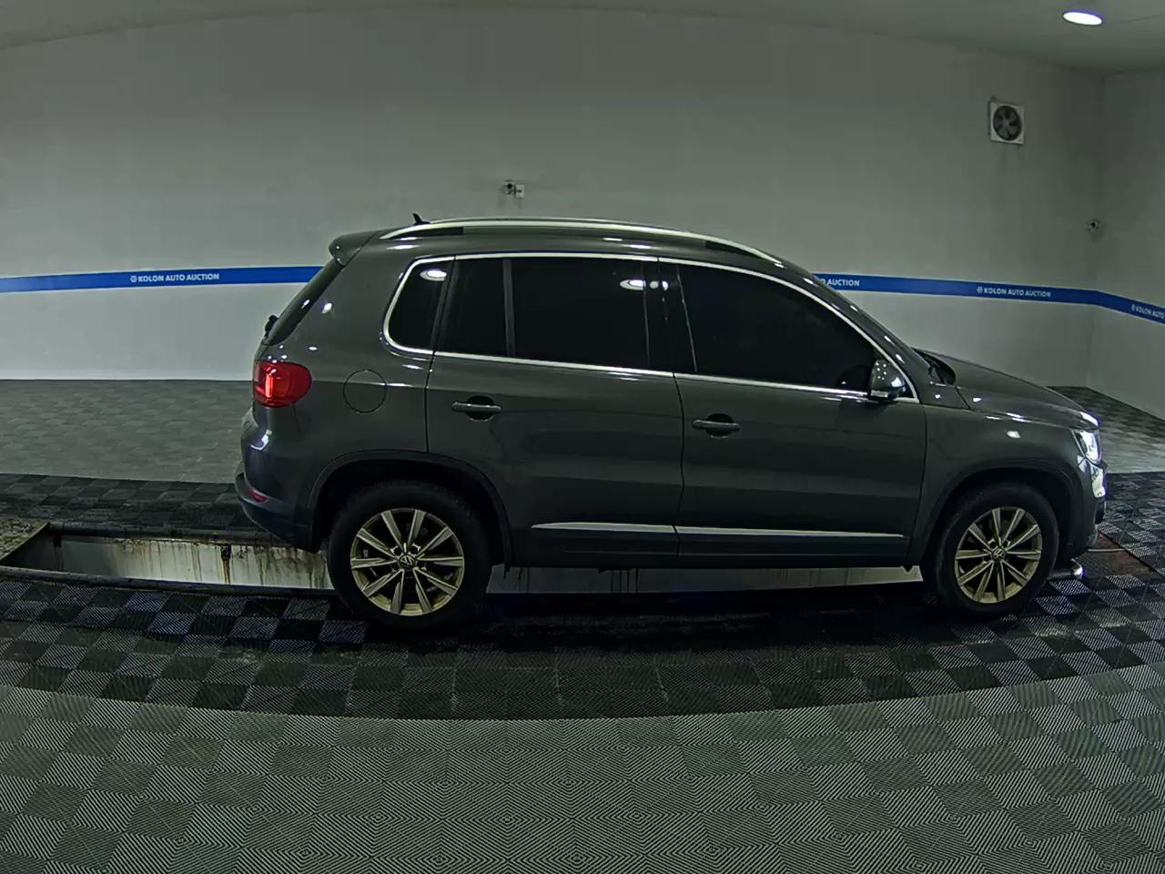 VOLKSWAGEN TIGUAN 2.0 TDI BLUEMOTION 2016 - zdjęcie 4