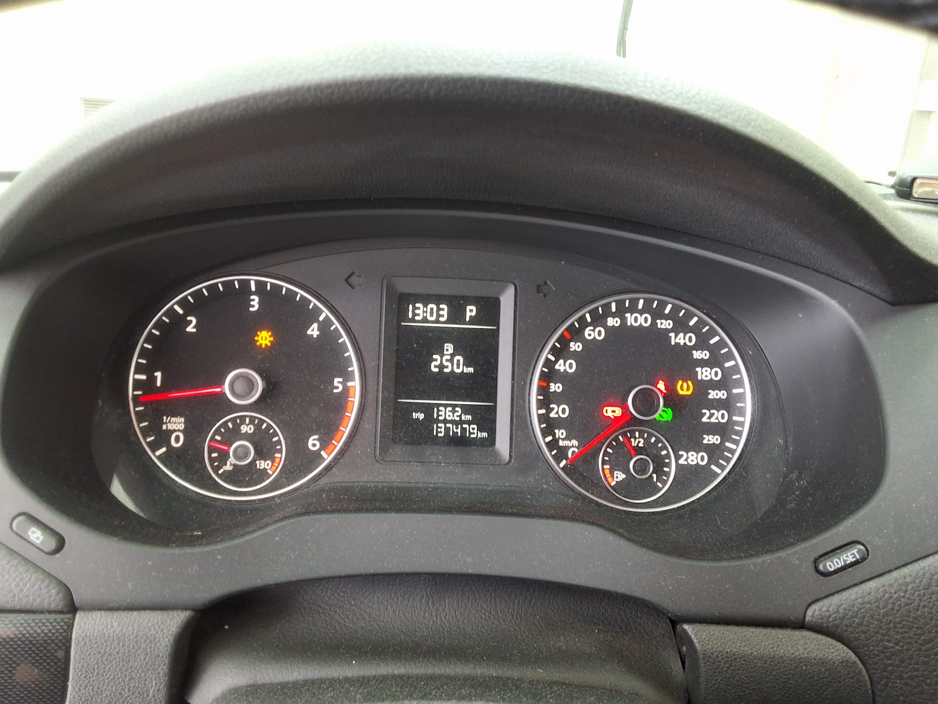 VOLKSWAGEN JETTA (6TH GEN) 1.6 TDI BLUEMOTION 2011 - zdjęcie 10