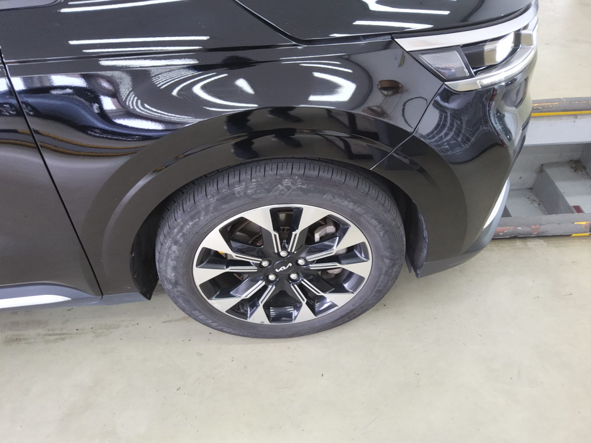 KIA NEW CARNIVAL (KA4) 7-SEATER GASOLINE SIGNATURE 2023 - zdjęcie 23