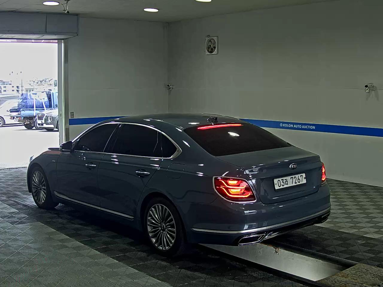 KIA THE K9 (RJ) 3.8 GDI AWD PLATINUM III 2019 - zdjęcie 6
