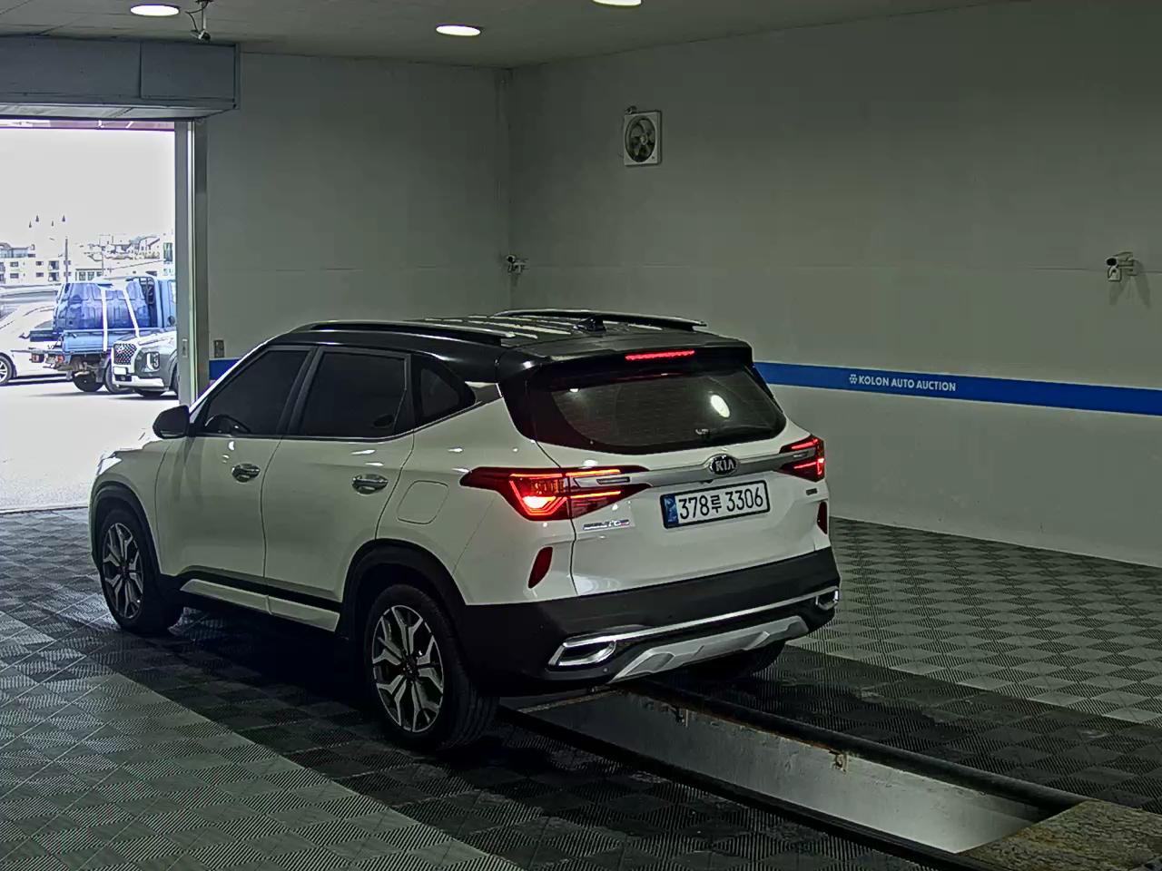 KIA SELTOS 1.6 GASOLINE 2WD SIGNATURE 2022 - zdjęcie 6