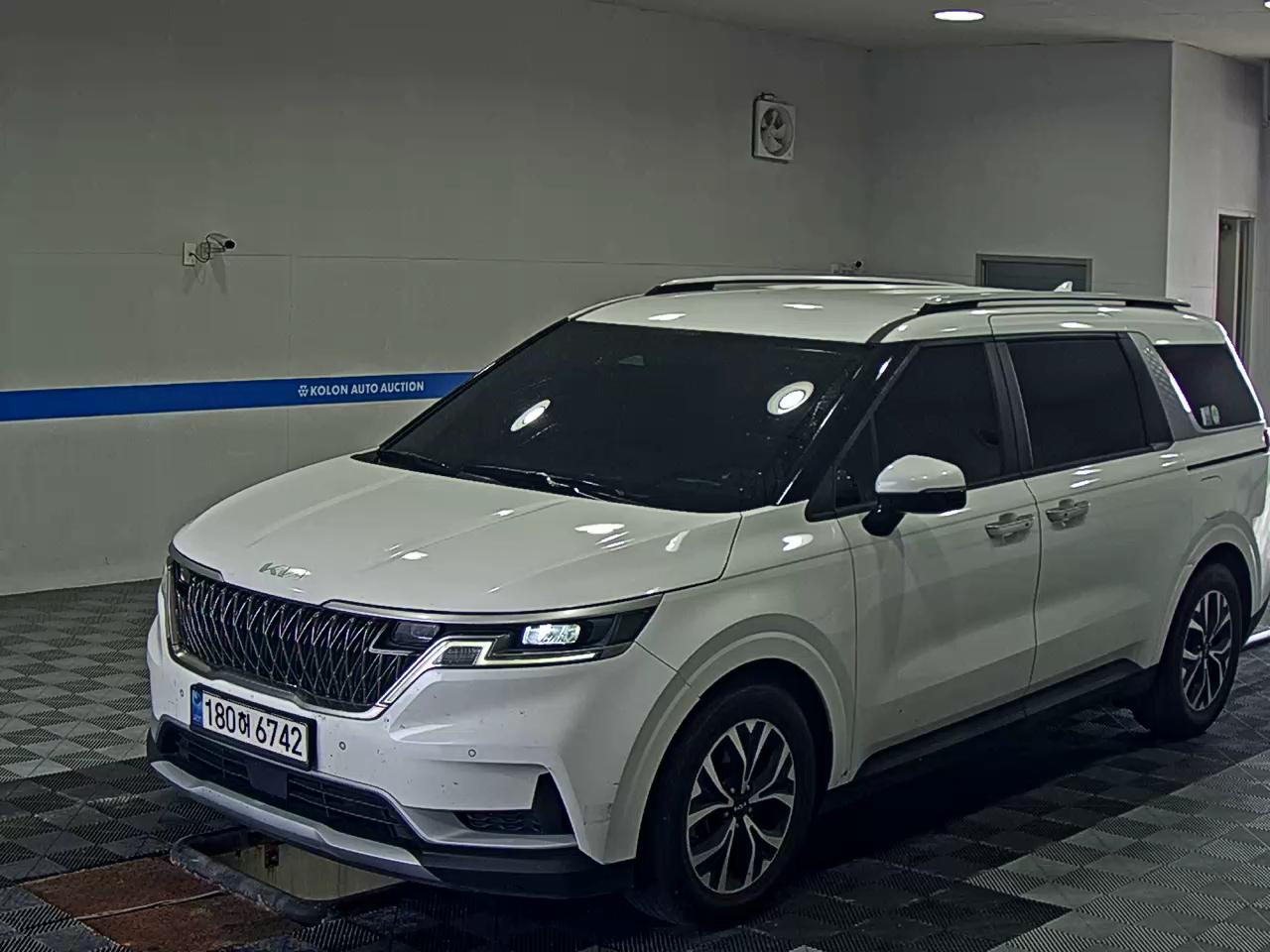 KIA NEW CARNIVAL (KA4) 9-SEATER DIESEL PRESTIGE 2023 - zdjęcie 2