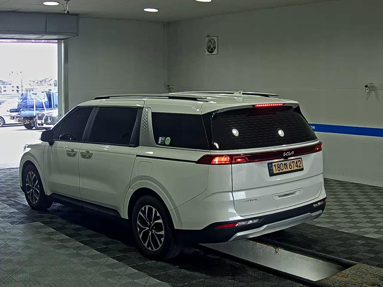 KIA NEW CARNIVAL (KA4) 9-SEATER DIESEL PRESTIGE 2023 - zdjęcie 6