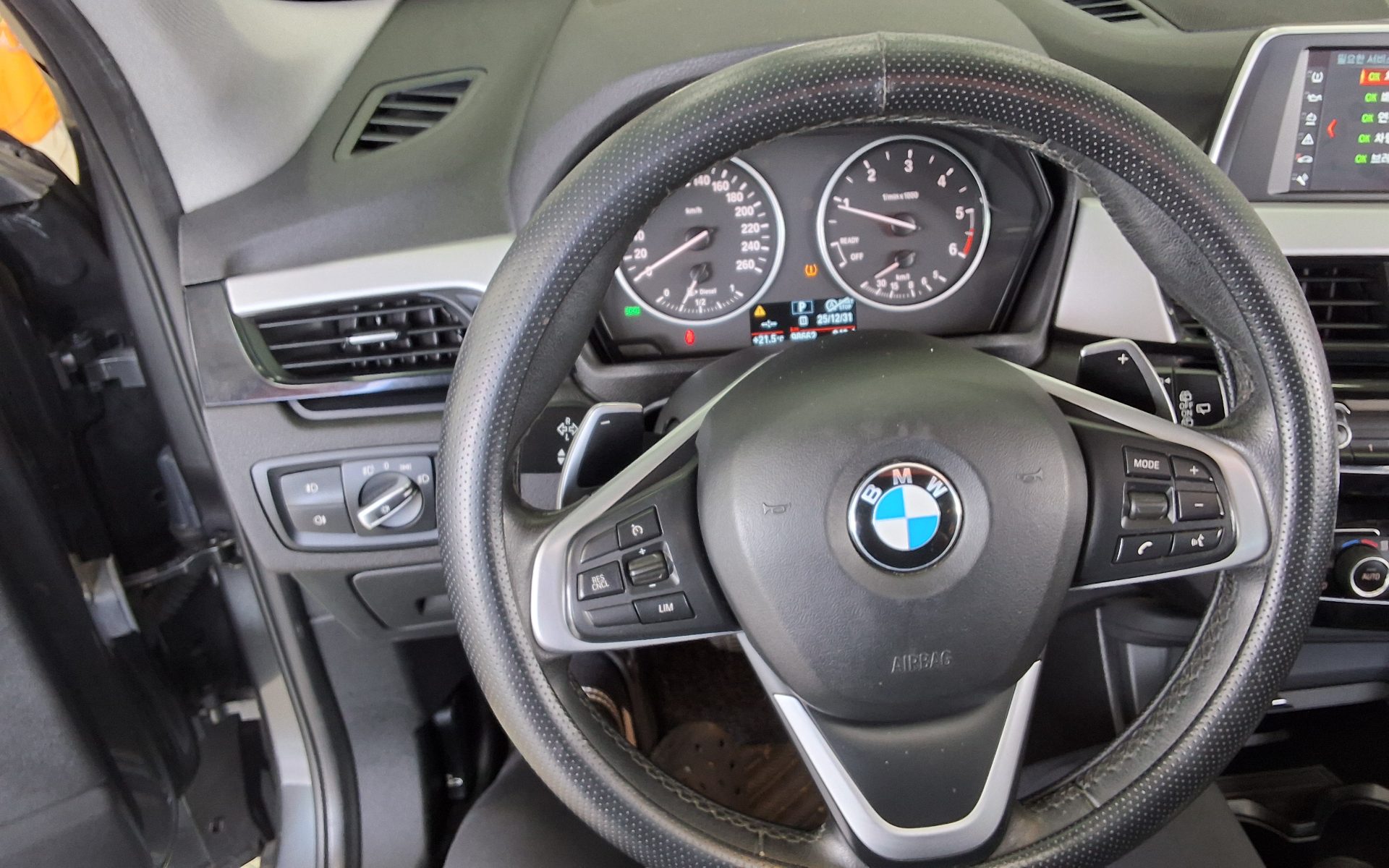 BMW X1 (2ND GEN) 20d xDRIVE JOY 2018 - zdjęcie 17