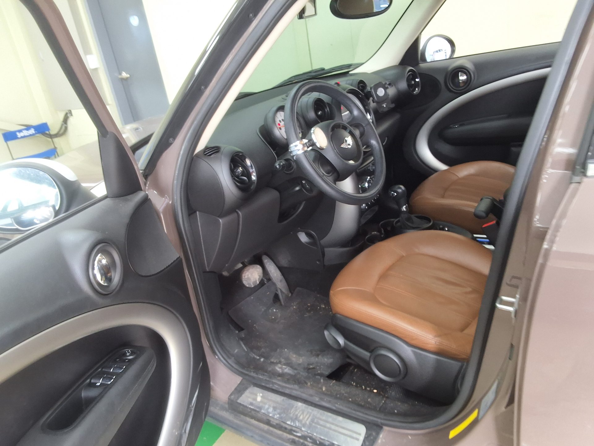 MINI COUNTRYMAN 2.0 D SE 2014 - zdjęcie 11