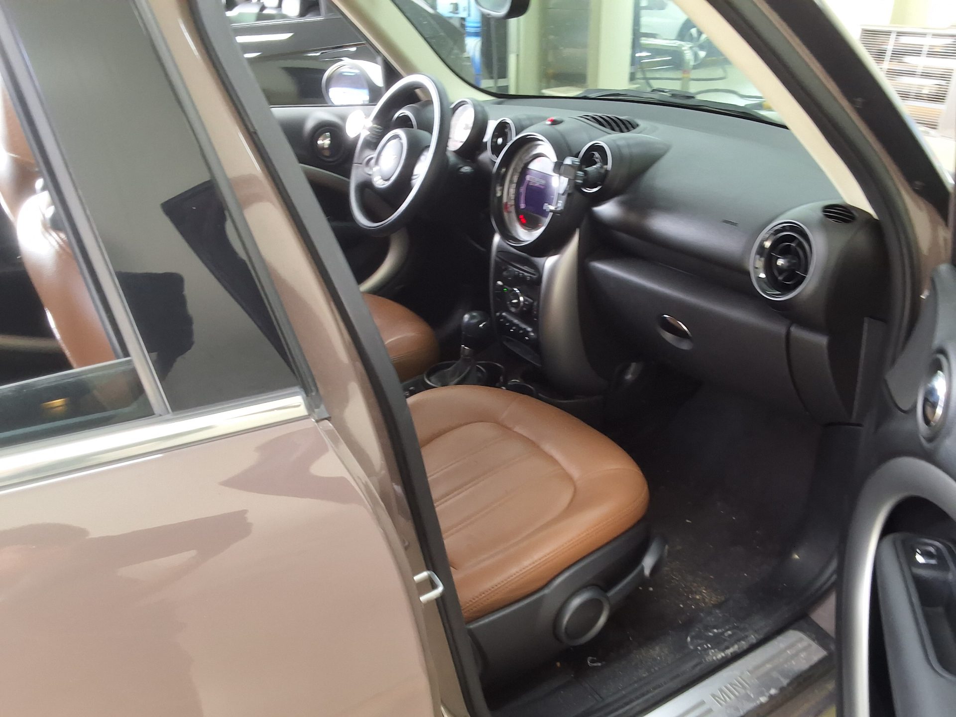 MINI COUNTRYMAN 2.0 D SE 2014 - zdjęcie 15