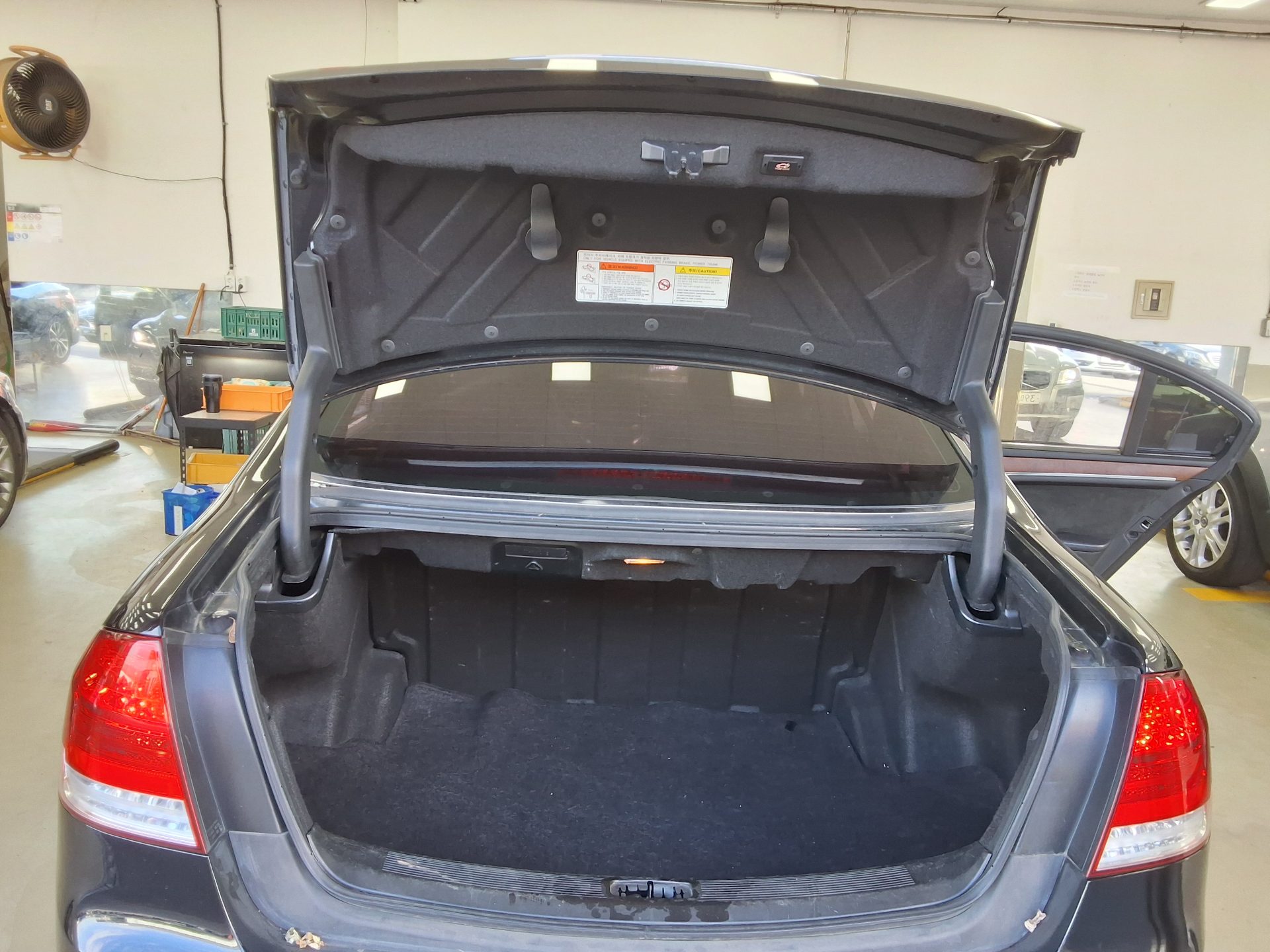KG MOBILITY (SSANGYONG) NEW CHAIRMAN W CW700 4TRONIC LUXURY 2013 - zdjęcie 15