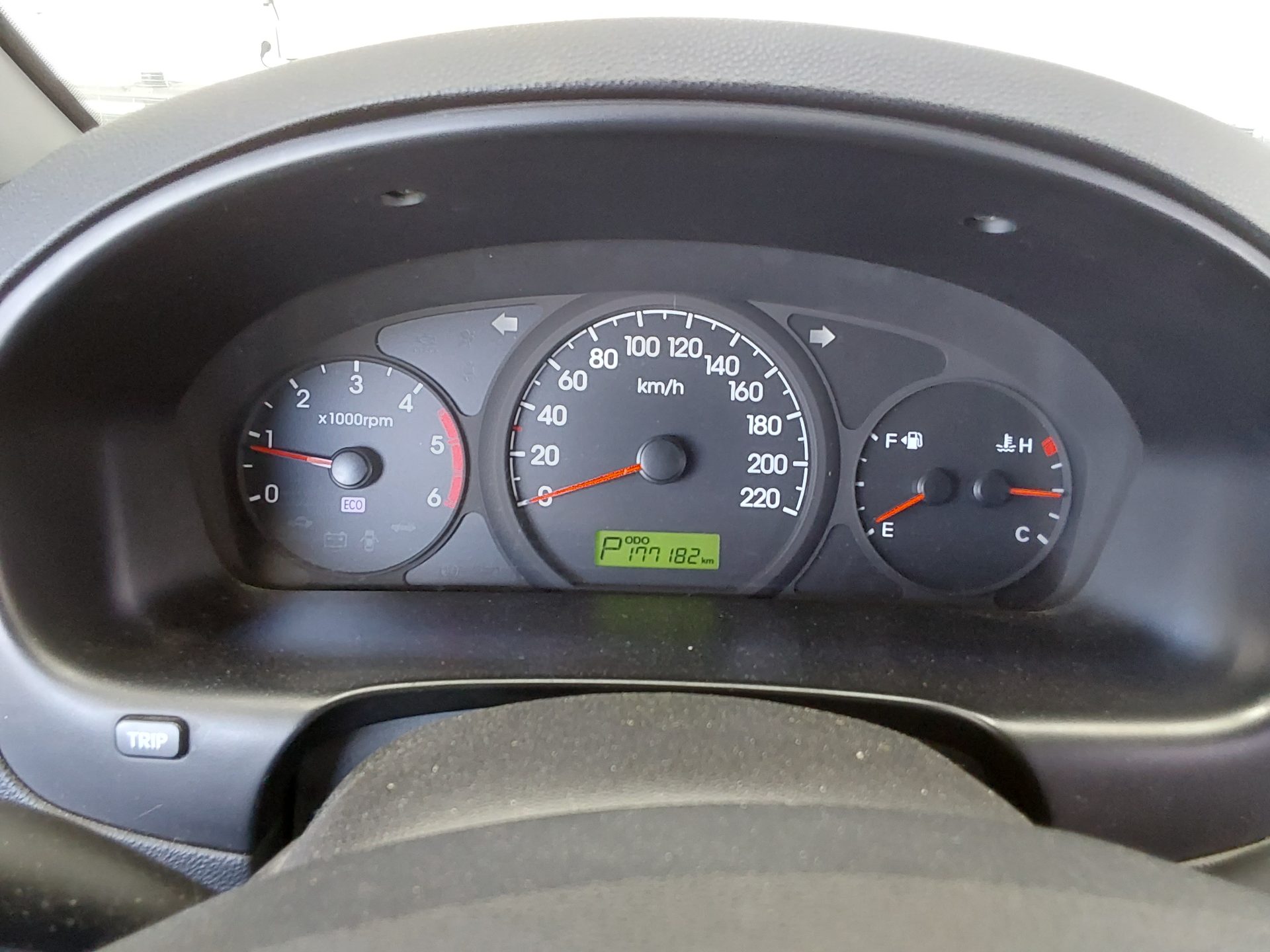 HYUNDAI GRAND STAREX 12-SEATER DIESEL CVX DELUXE 2012 - zdjęcie 9