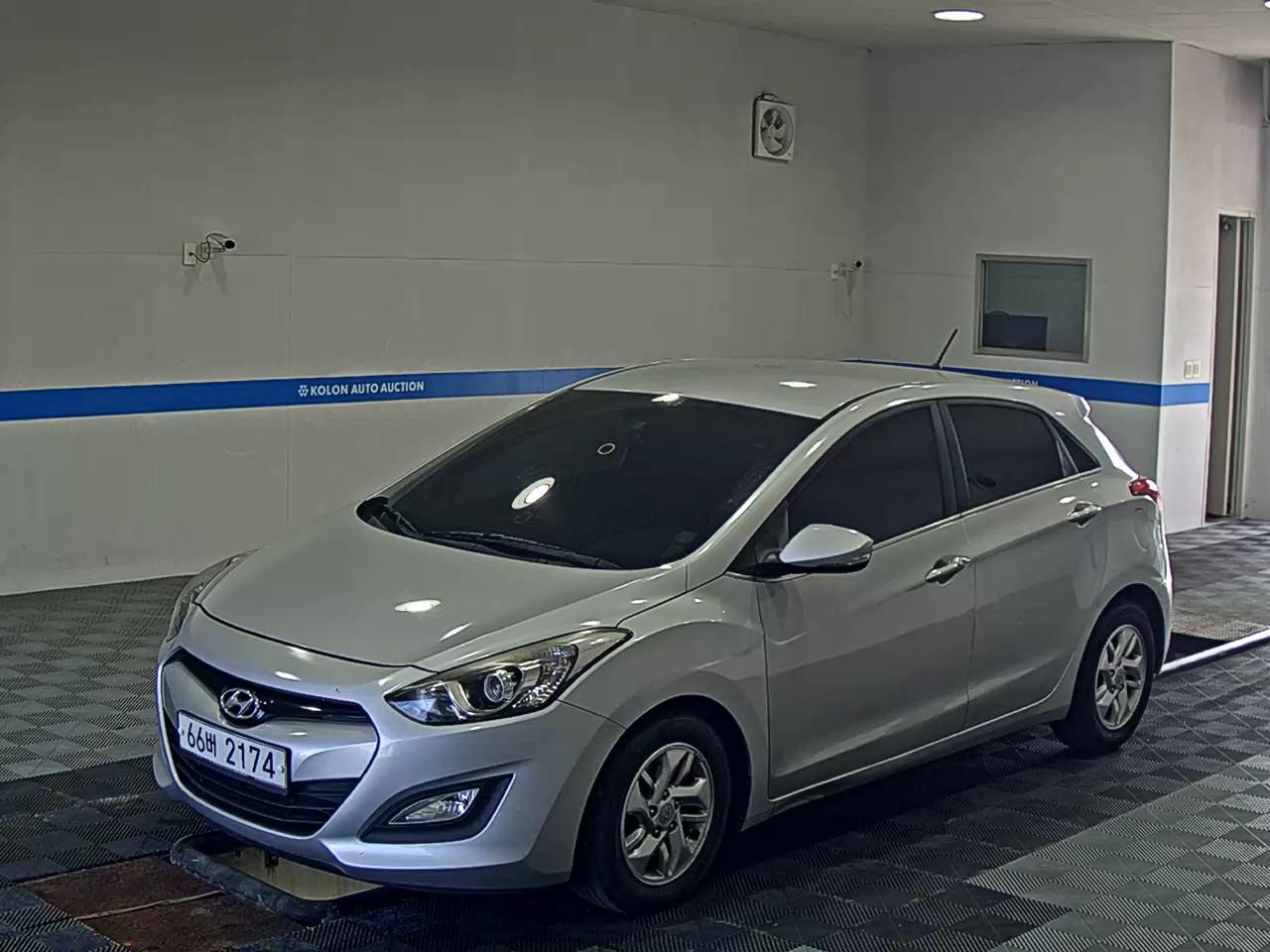 HYUNDAI NEW i30 1.6 GDi UNIQUE 2012 - zdjęcie 2