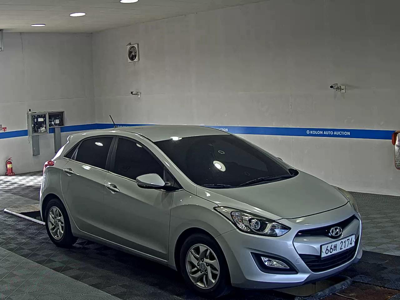 HYUNDAI NEW i30 1.6 GDi UNIQUE 2012 - zdjęcie 3