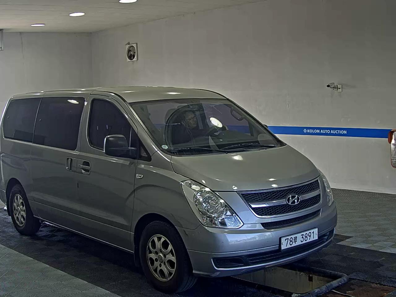 HYUNDAI GRAND STAREX 12-SEATER DIESEL CVX DELUXE 2012 - zdjęcie 3