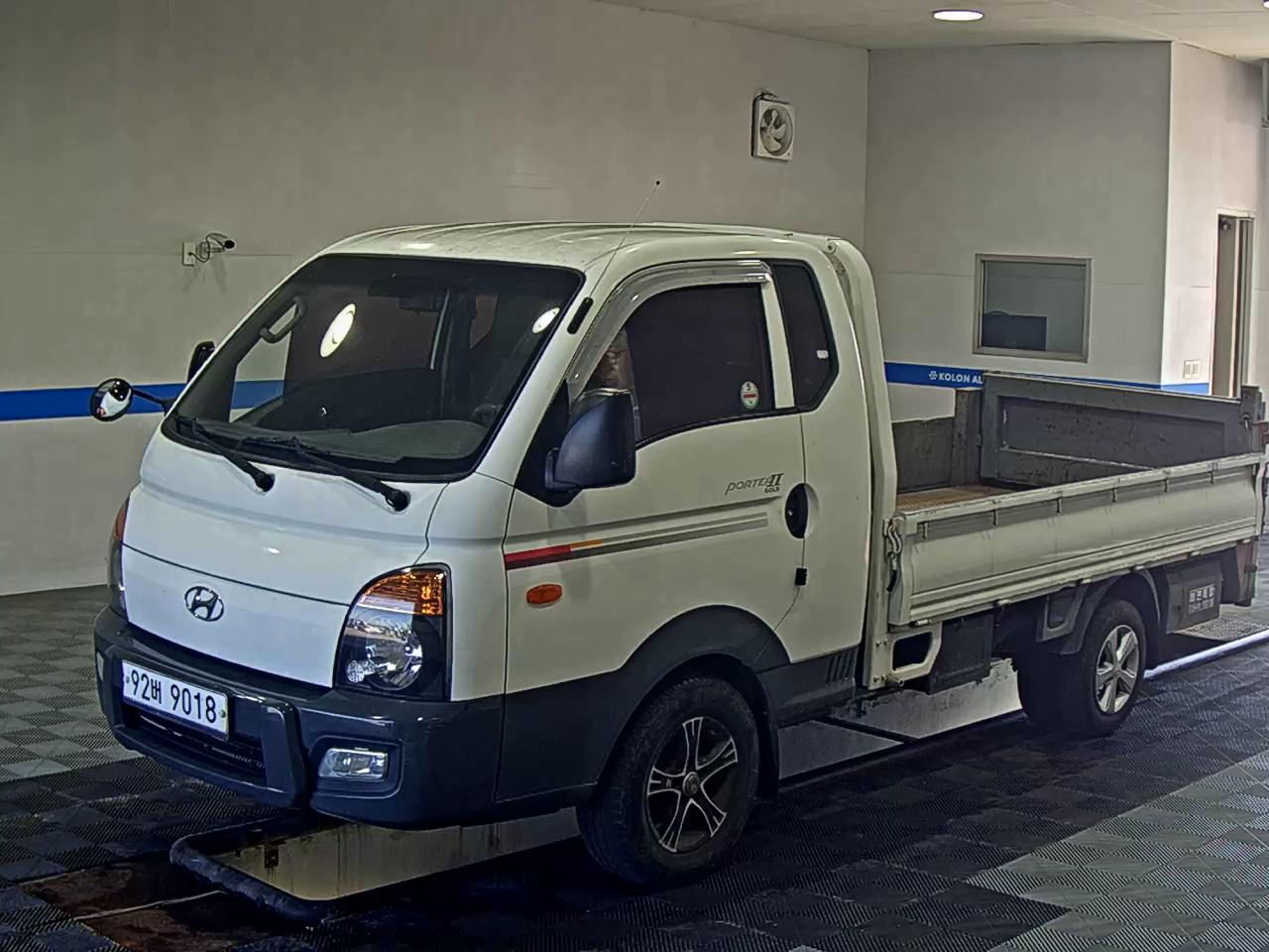 HYUNDAI PORTER II CRDi SUPER CAB EXTRA LONG WHEELBASE GOLD 2016 - zdjęcie 2