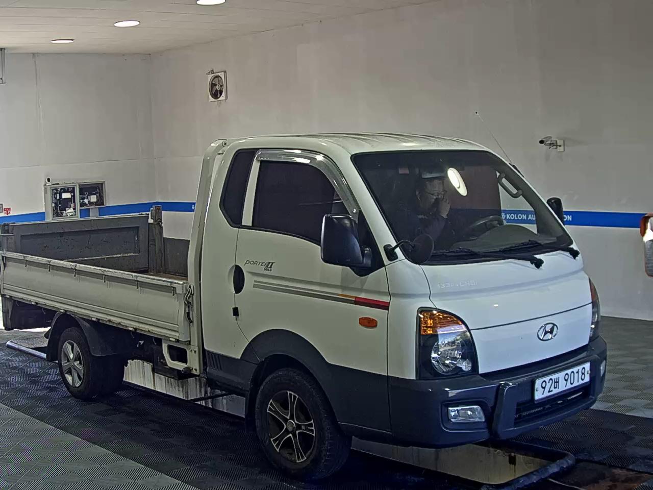 HYUNDAI PORTER II CRDi SUPER CAB EXTRA LONG WHEELBASE GOLD 2016 - zdjęcie 3