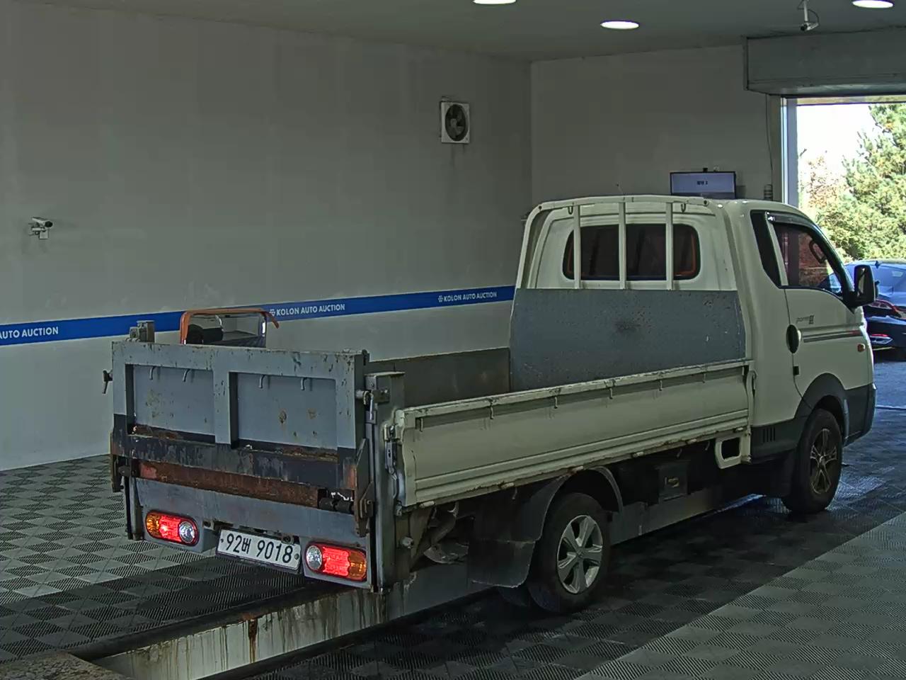 HYUNDAI PORTER II CRDi SUPER CAB EXTRA LONG WHEELBASE GOLD 2016 - zdjęcie 5