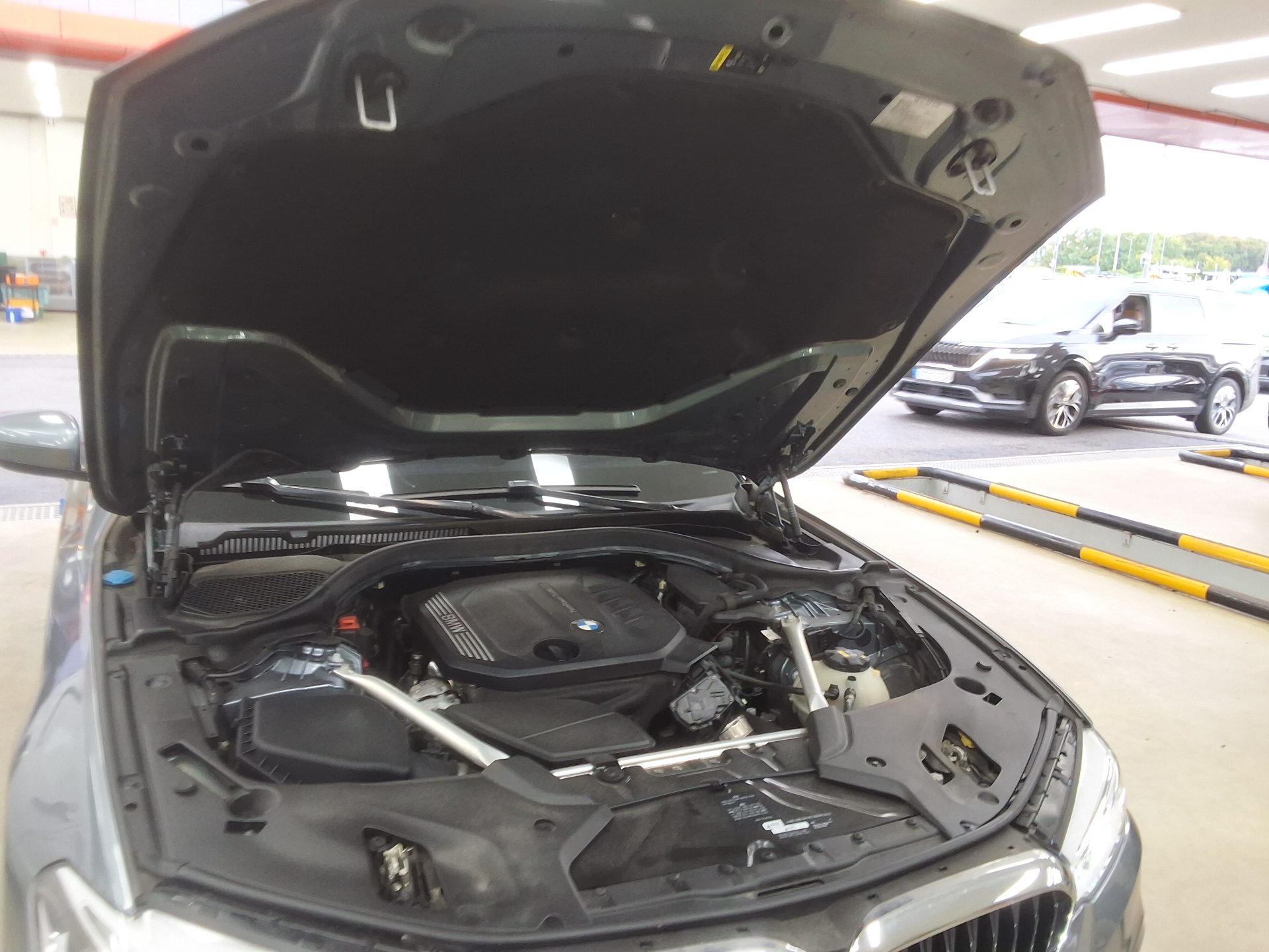 BMW 5 SERIES (7TH GEN) 520d M SPORT PACK PLUS 2020 - zdjęcie 18