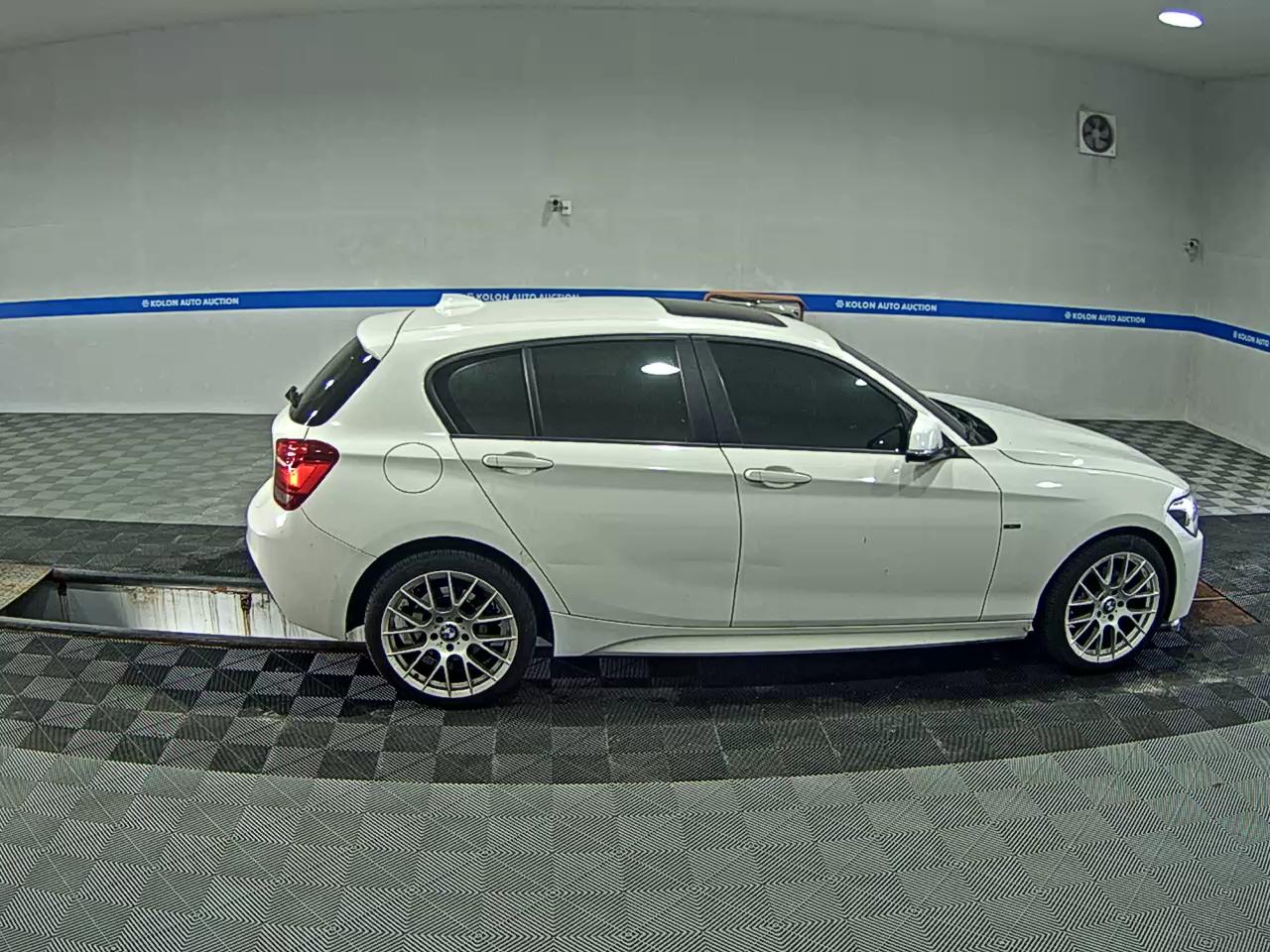 BMW 1 SERIES (2ND GEN) 5-DOOR 120d SPORT LINE 2014 - zdjęcie 4