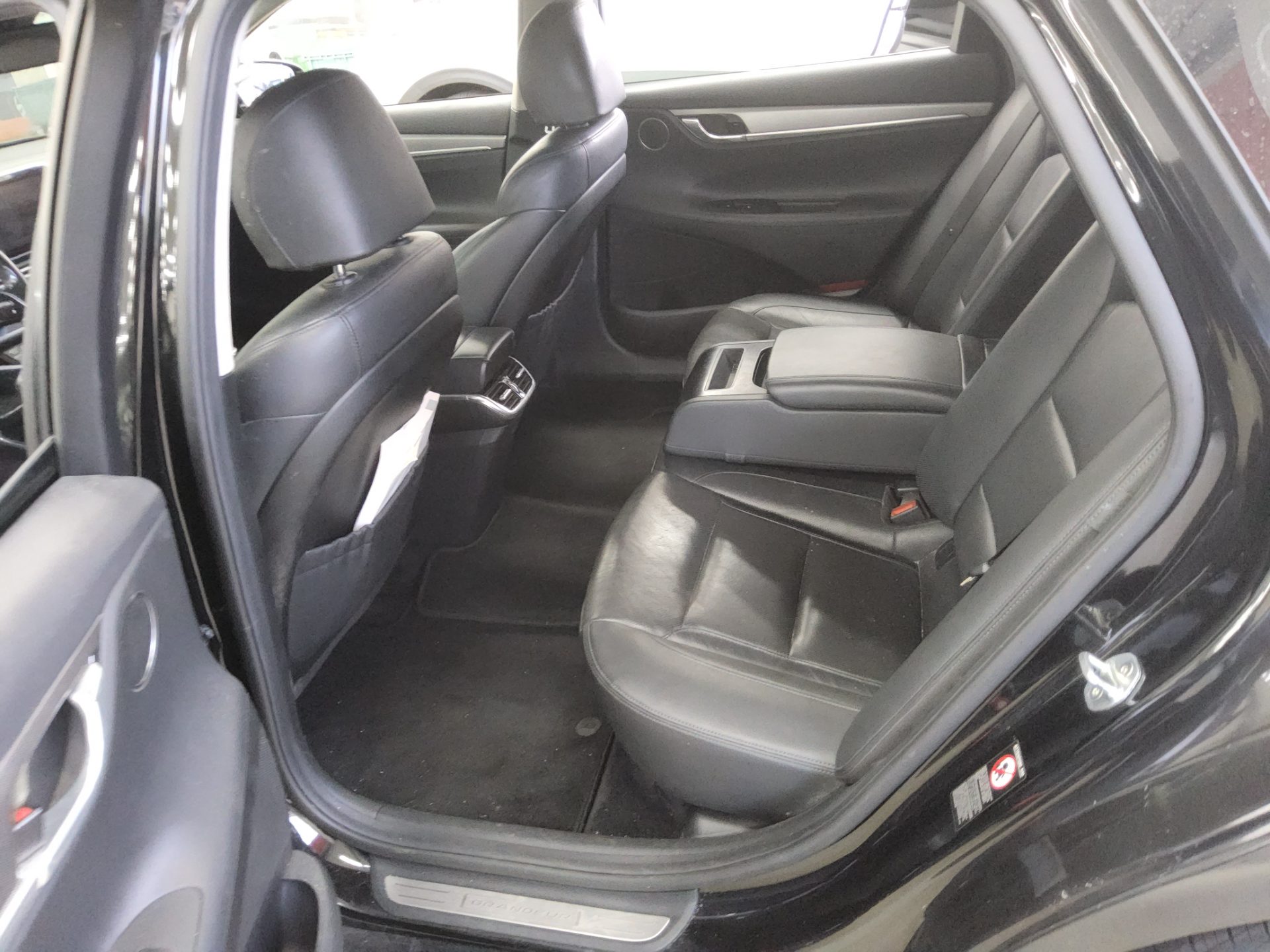 HYUNDAI THE NEW GRANDEUR IG HYBRID 2.4 HEV PREMIUM CHOICE 2021 - zdjęcie 12