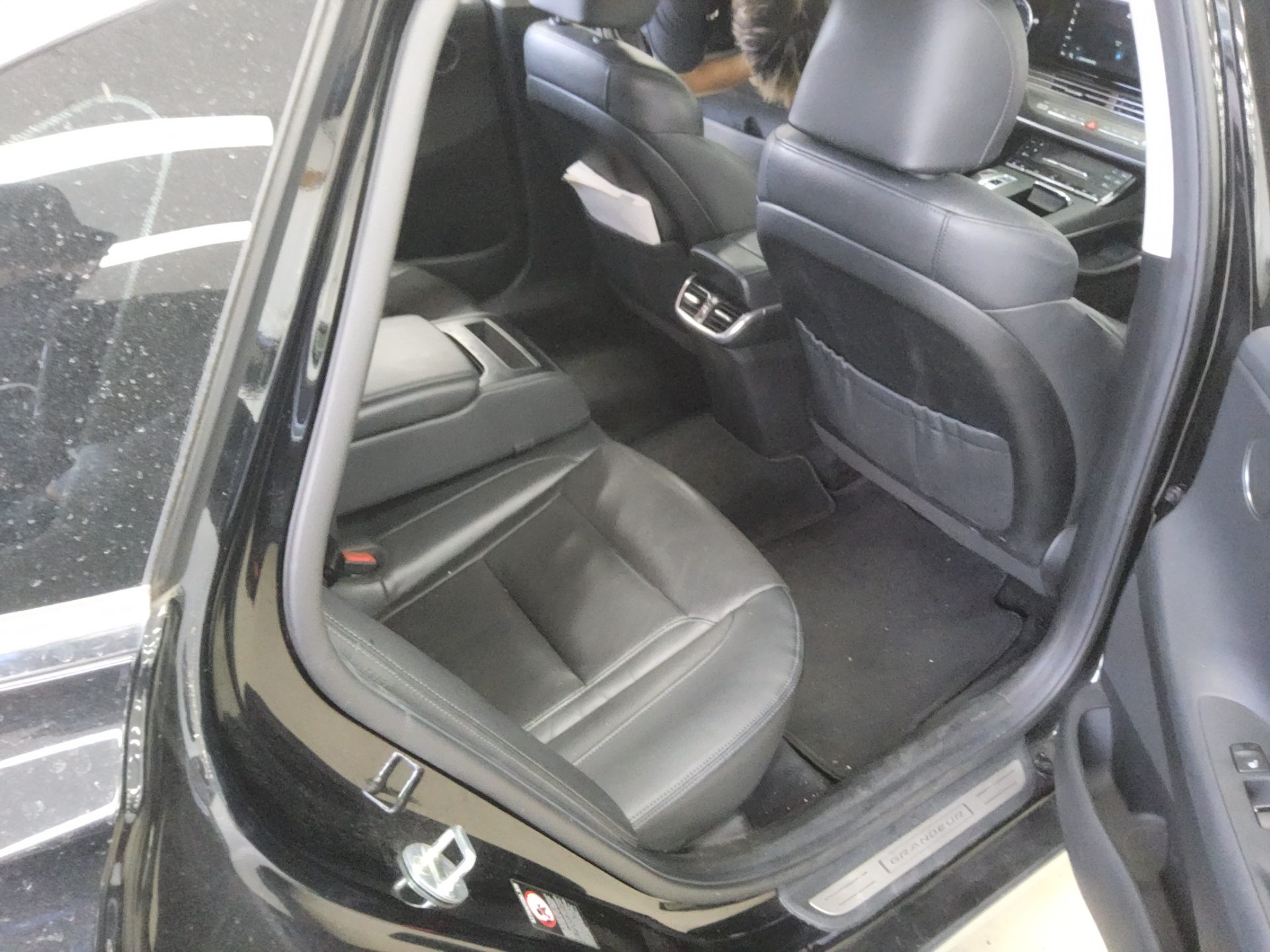 HYUNDAI THE NEW GRANDEUR IG HYBRID 2.4 HEV PREMIUM CHOICE 2021 - zdjęcie 13
