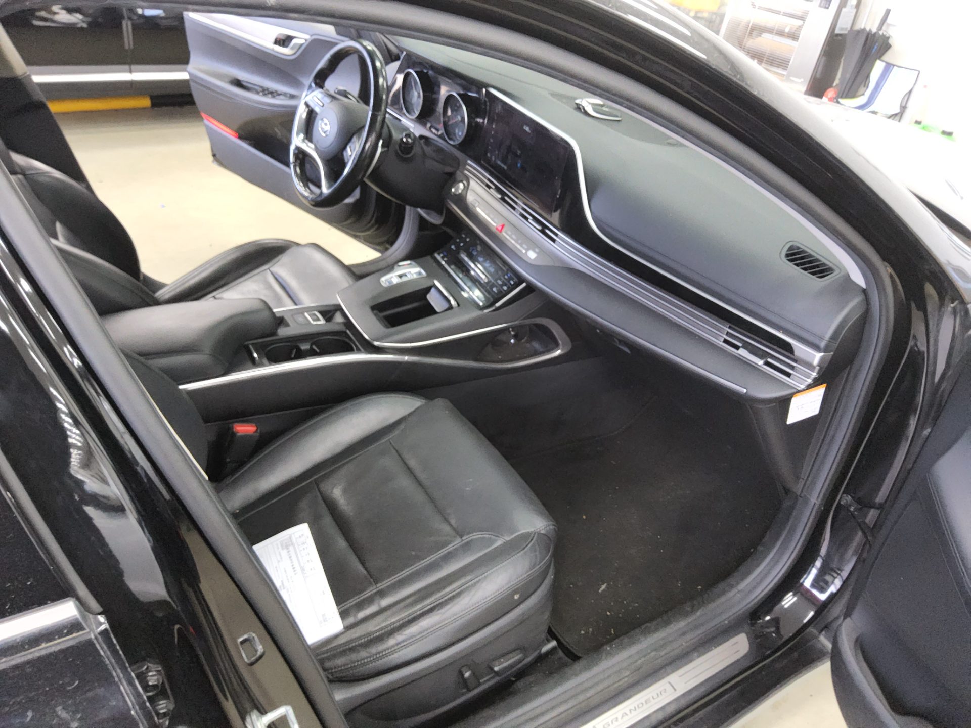 HYUNDAI THE NEW GRANDEUR IG HYBRID 2.4 HEV PREMIUM CHOICE 2021 - zdjęcie 14