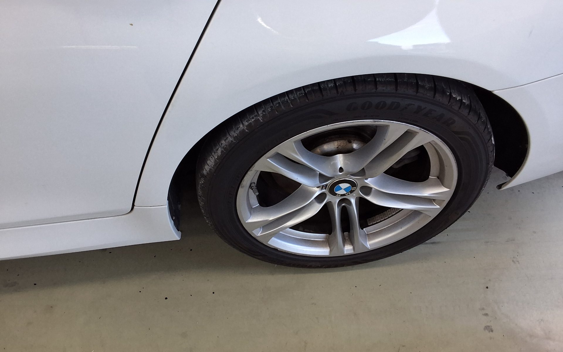 BMW 5 SERIES (6TH GEN) 520d xDRIVE M AERODYNAMIC PRO 2016 - zdjęcie 25
