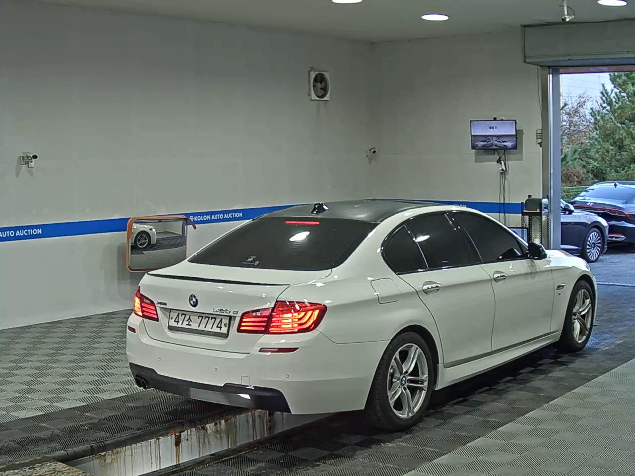 BMW 5 SERIES (6TH GEN) 520d xDRIVE M AERODYNAMIC PRO 2016 - zdjęcie 5
