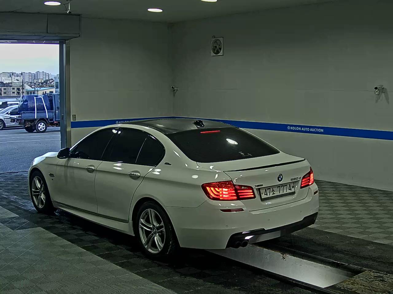 BMW 5 SERIES (6TH GEN) 520d xDRIVE M AERODYNAMIC PRO 2016 - zdjęcie 6