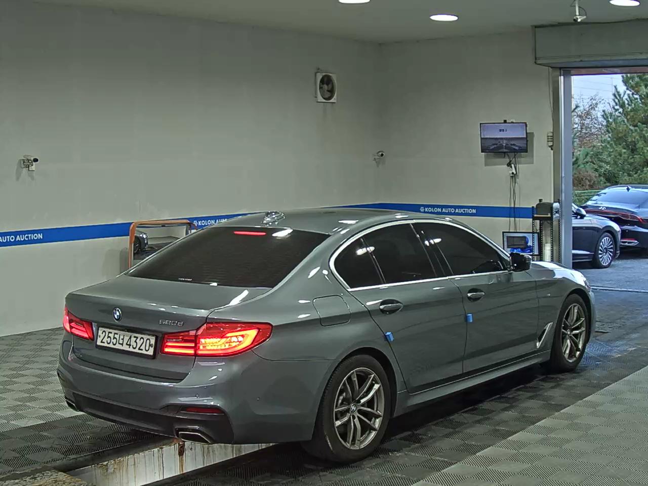BMW 5 SERIES (7TH GEN) 520d M SPORT PACK PLUS 2020 - zdjęcie 5