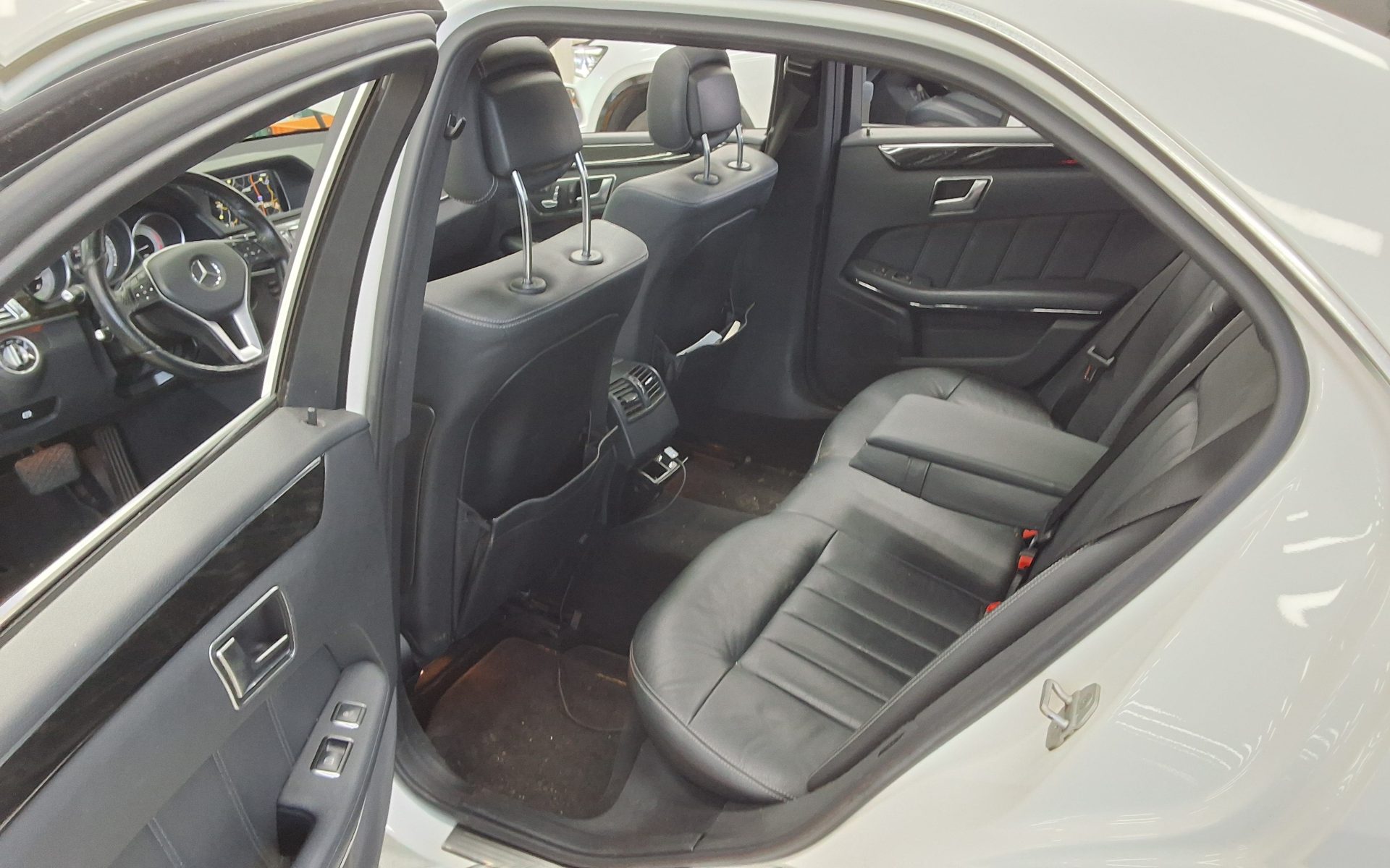 MERCEDES-BENZ E-CLASS (4TH GEN) E250 CDI 4MATIC 2014 - zdjęcie 12