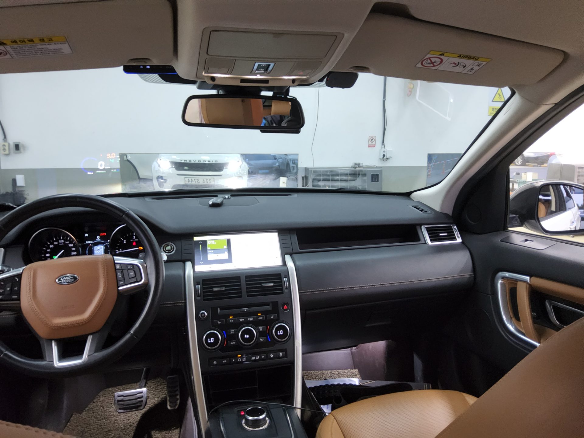 LAND ROVER DISCOVERY SPORT 2.0 TD4 HSE LUXURY 2018 - zdjęcie 11