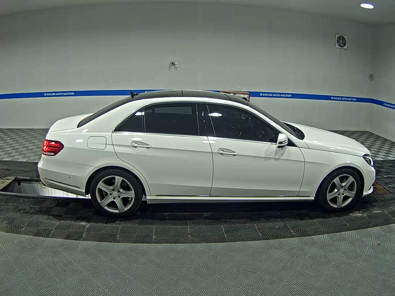 MERCEDES-BENZ E-CLASS (4TH GEN) E250 CDI 4MATIC 2014 - zdjęcie 4