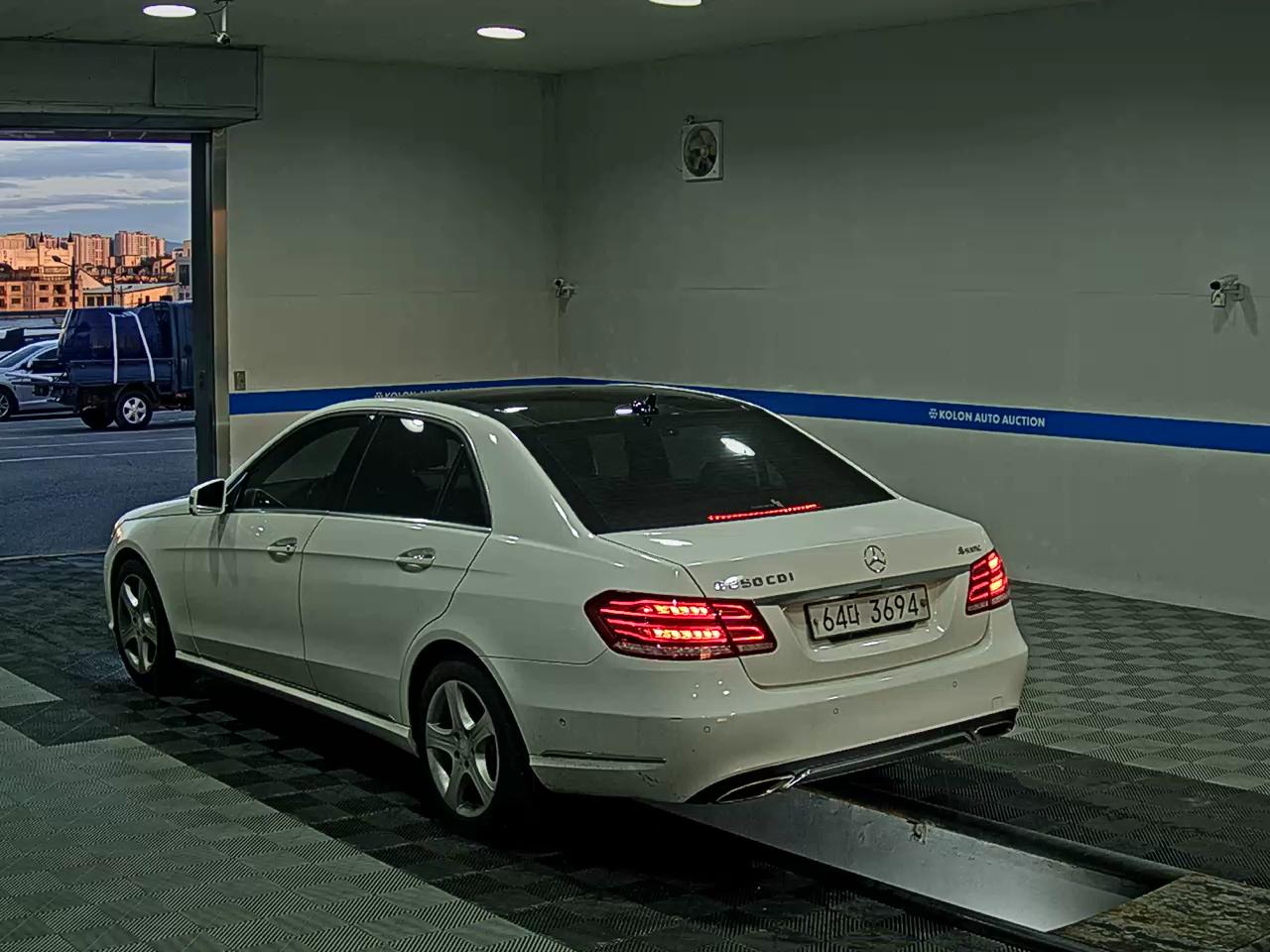 MERCEDES-BENZ E-CLASS (4TH GEN) E250 CDI 4MATIC 2014 - zdjęcie 6