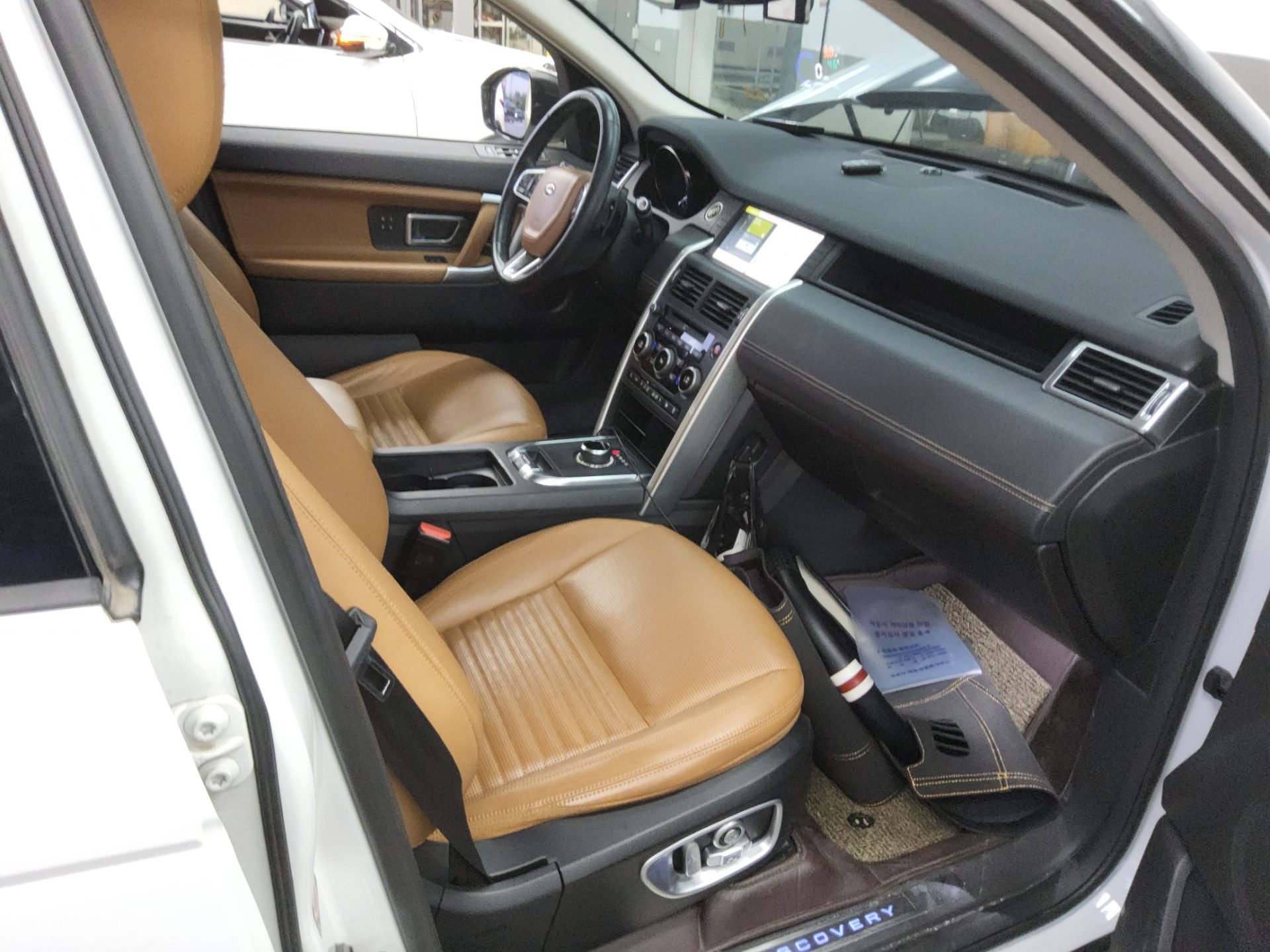 LAND ROVER DISCOVERY SPORT 2.0 TD4 HSE LUXURY 2018 - zdjęcie 14