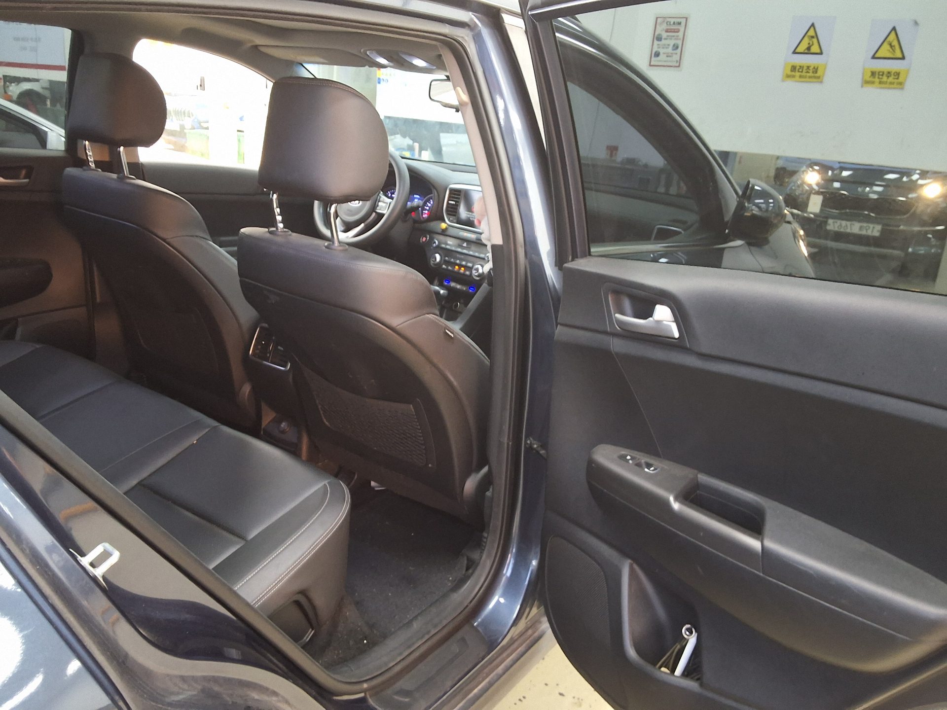 KIA SPORTAGE THE BOLD 1.6 DIESEL 2WD PRESTIGE 2019 - zdjęcie 13