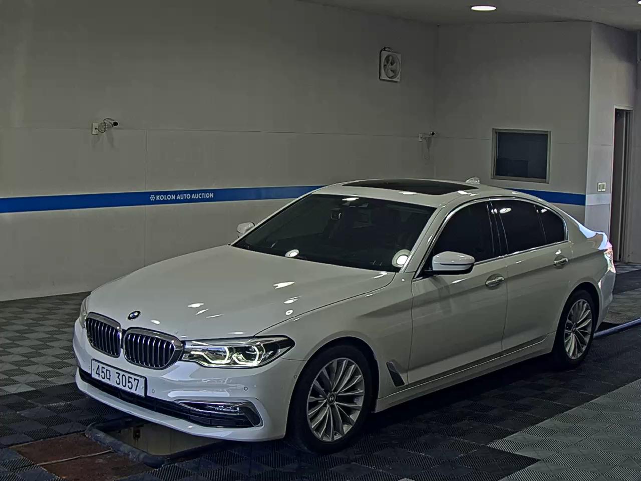 BMW 5 SERIES (7TH GEN) 520d LUXURY LINE SPECIAL 2018 - zdjęcie 2