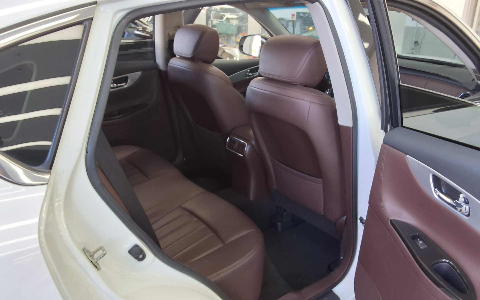 INFINITI QX50 3.7 AWD 2016 - zdjęcie 13