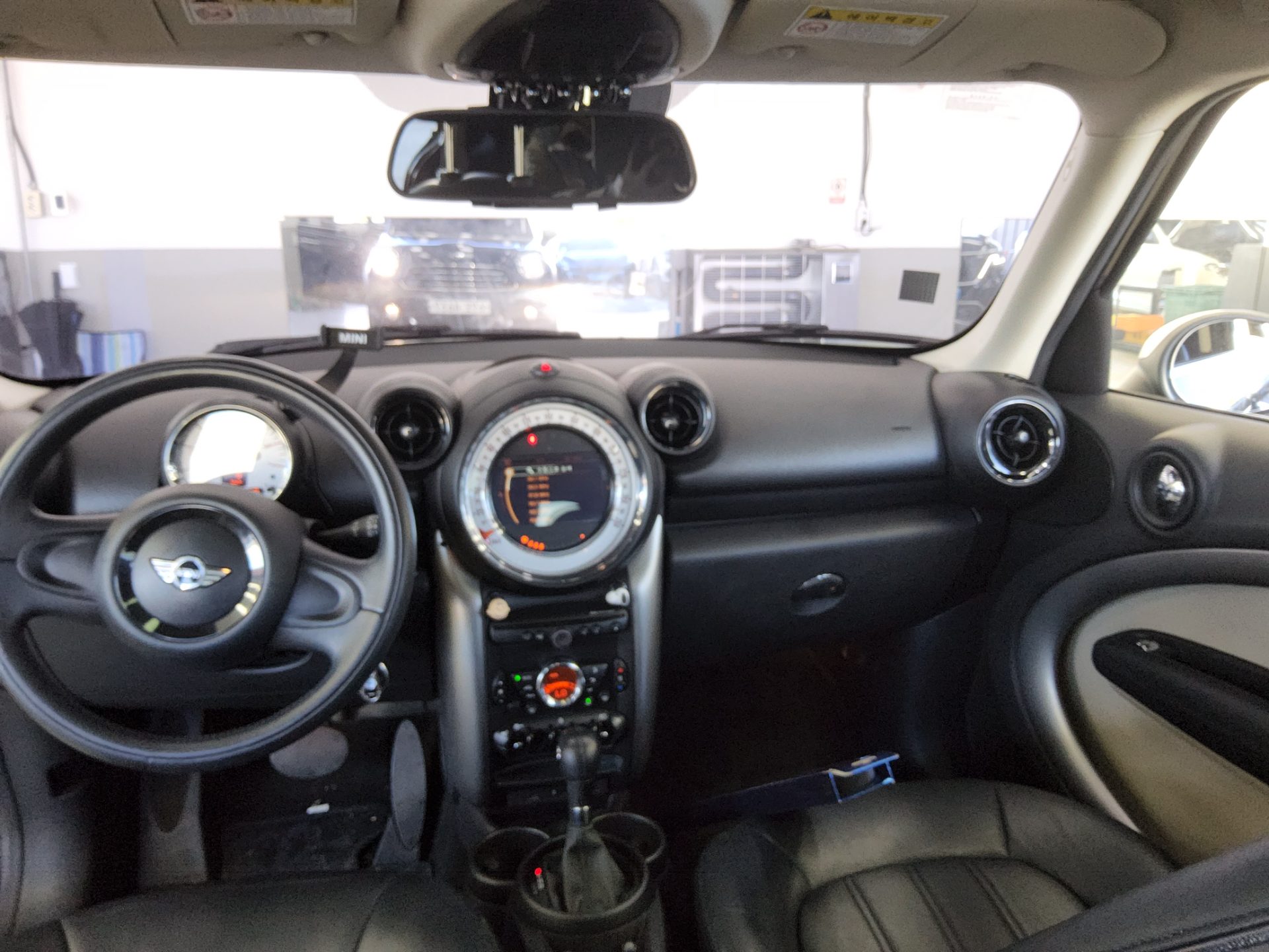 MINI COUNTRYMAN 2.0 D 2014 - zdjęcie 11