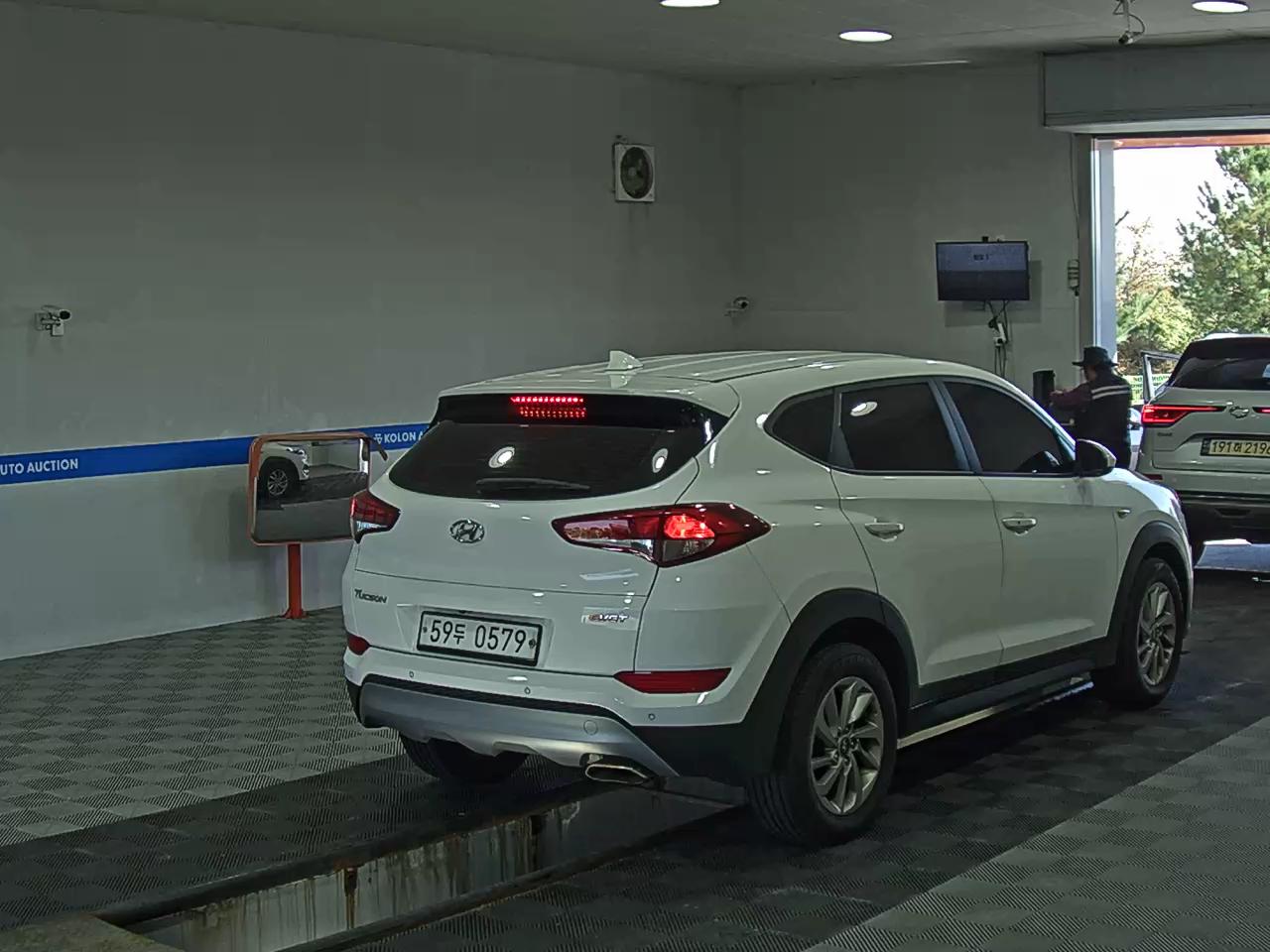 HYUNDAI ALL NEW TUCSON DIESEL 1.7 2WD STYLE 2017 - zdjęcie 5