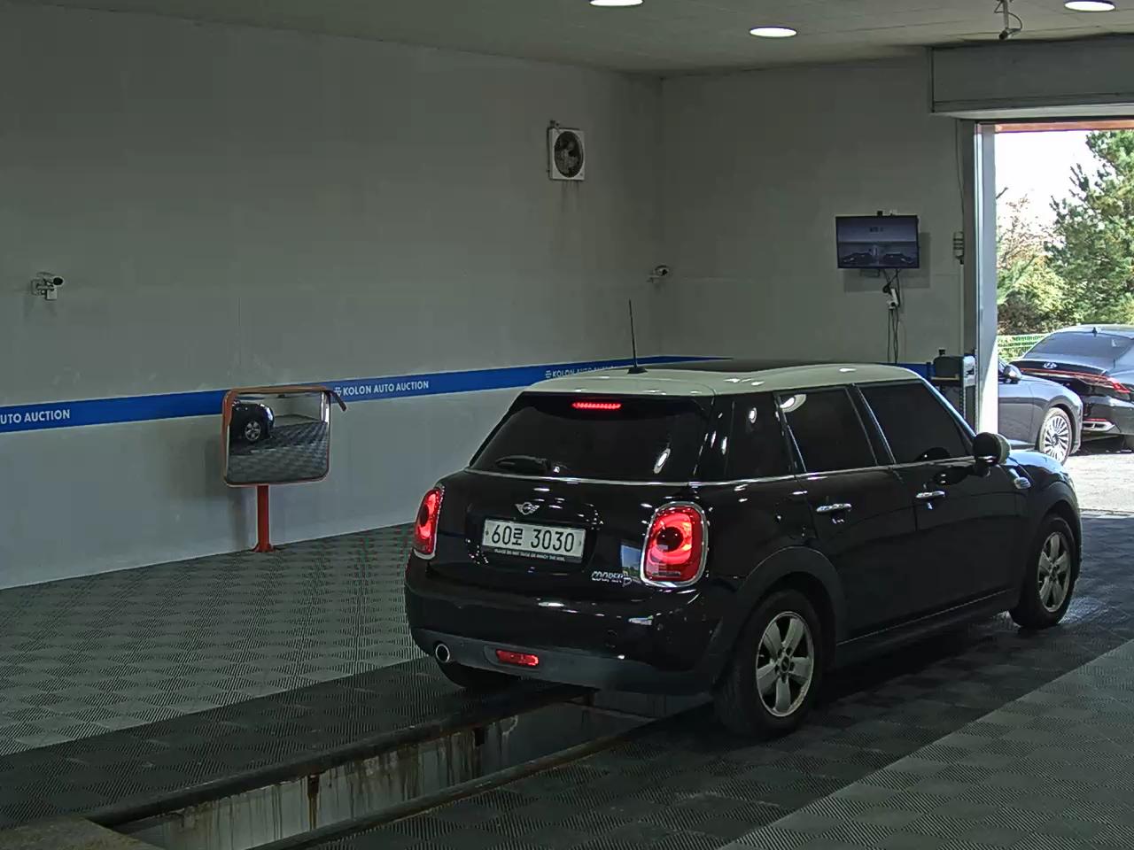 MINI COOPER (3RD GEN) 5-DOOR 1.5 D 2018 - zdjęcie 5