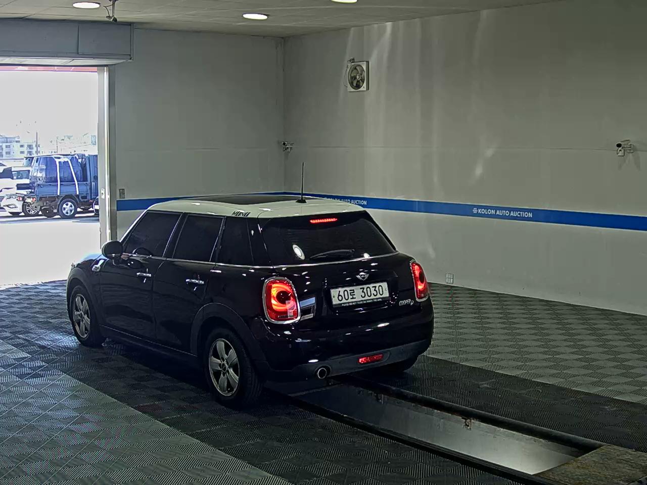MINI COOPER (3RD GEN) 5-DOOR 1.5 D 2018 - zdjęcie 6