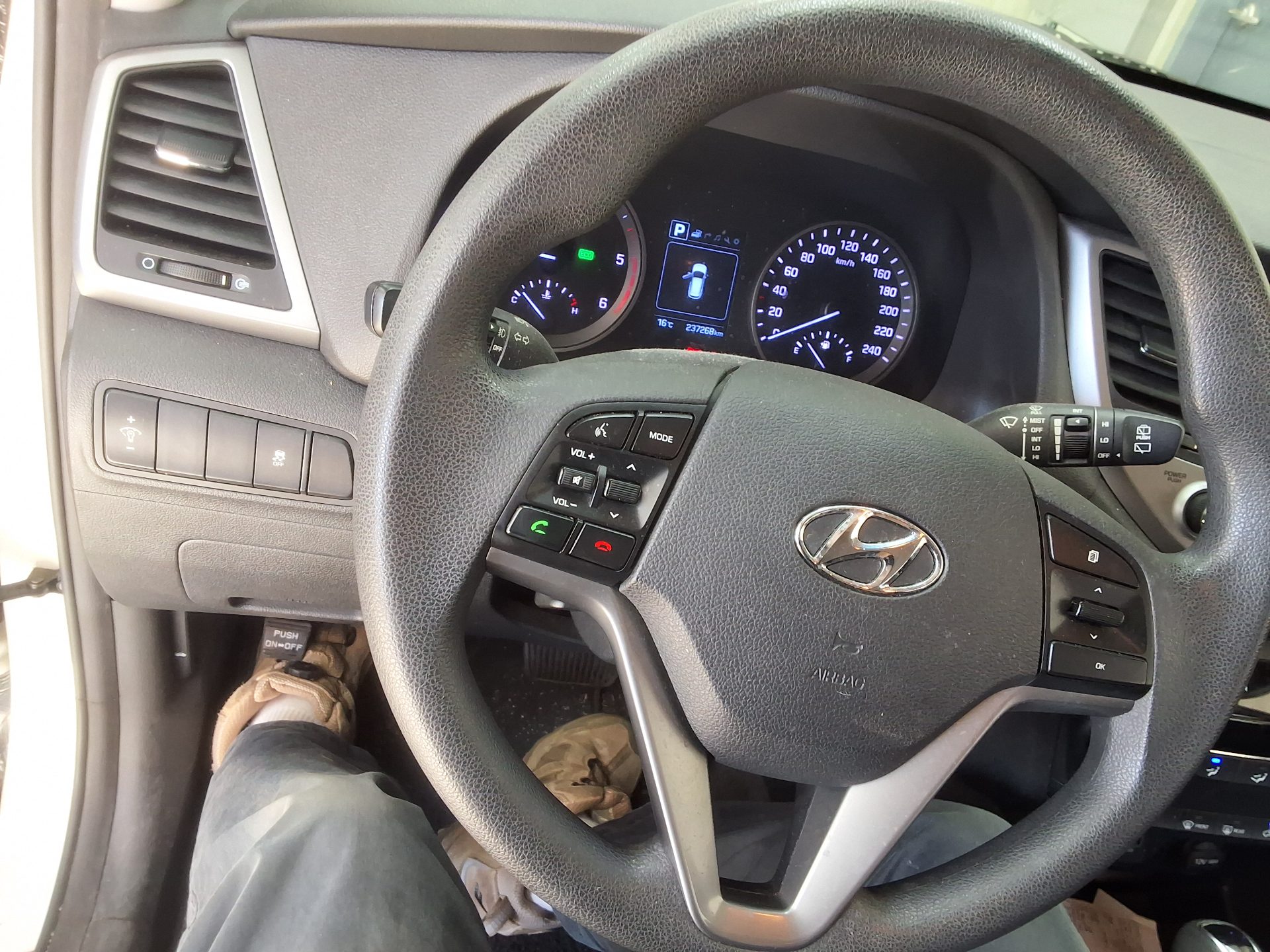HYUNDAI ALL NEW TUCSON DIESEL R2.0 2WD STYLE 2016 - zdjęcie 23