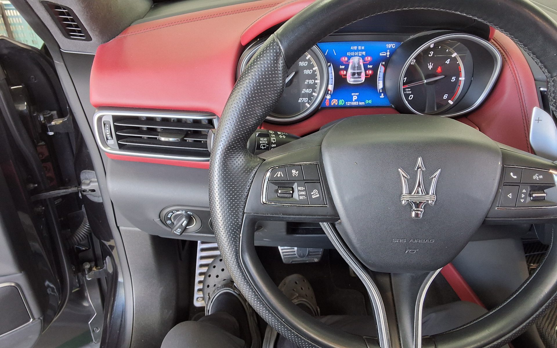 MASERATI LEVANTE 3.0 DIESEL 2018 - zdjęcie 17