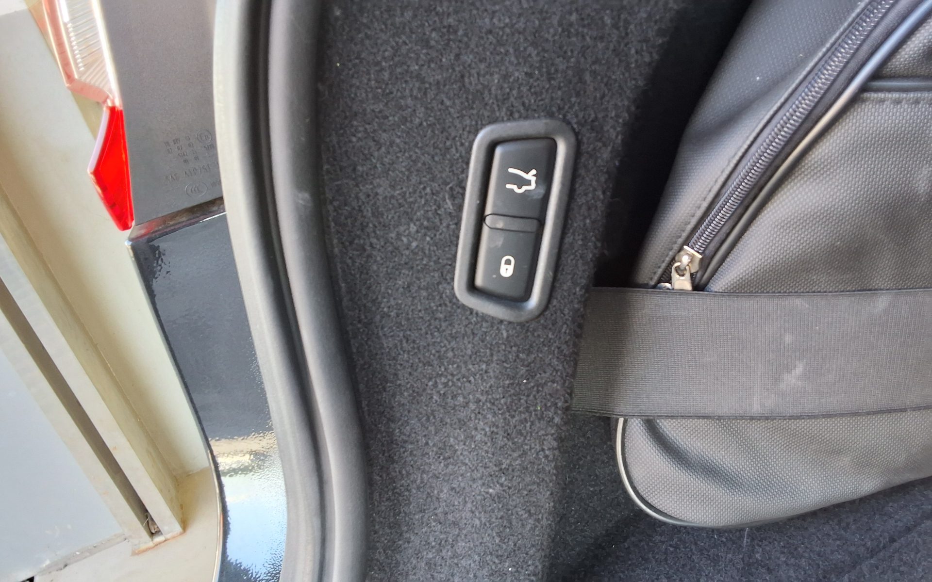 MASERATI LEVANTE 3.0 DIESEL 2018 - zdjęcie 22
