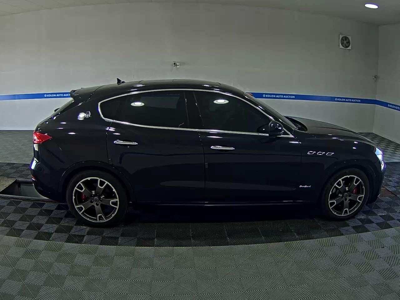 MASERATI LEVANTE 3.0 DIESEL 2018 - zdjęcie 4
