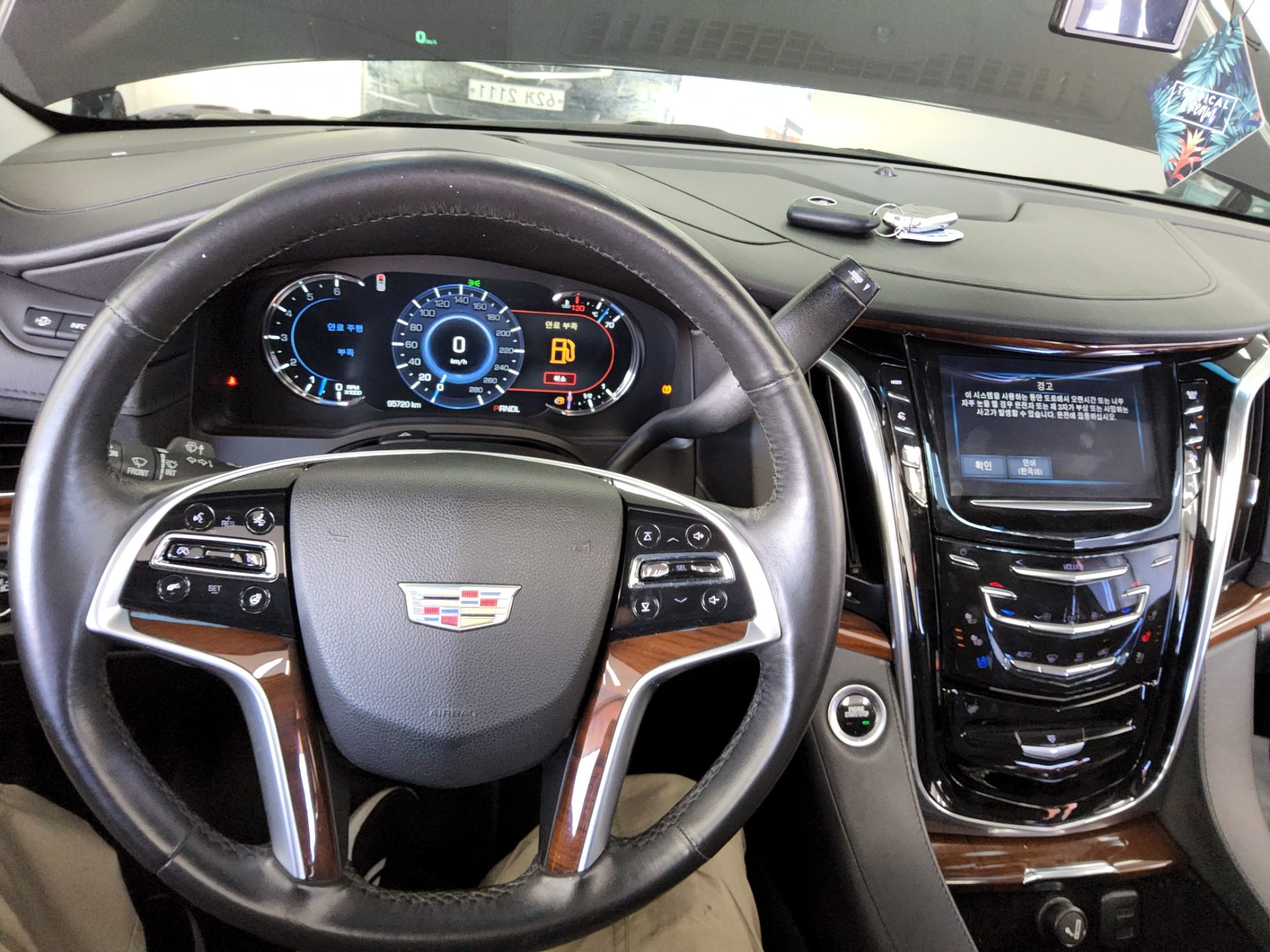 CADILLAC ESCALADE (4TH GEN) 6.2 V8 2017 - zdjęcie 17