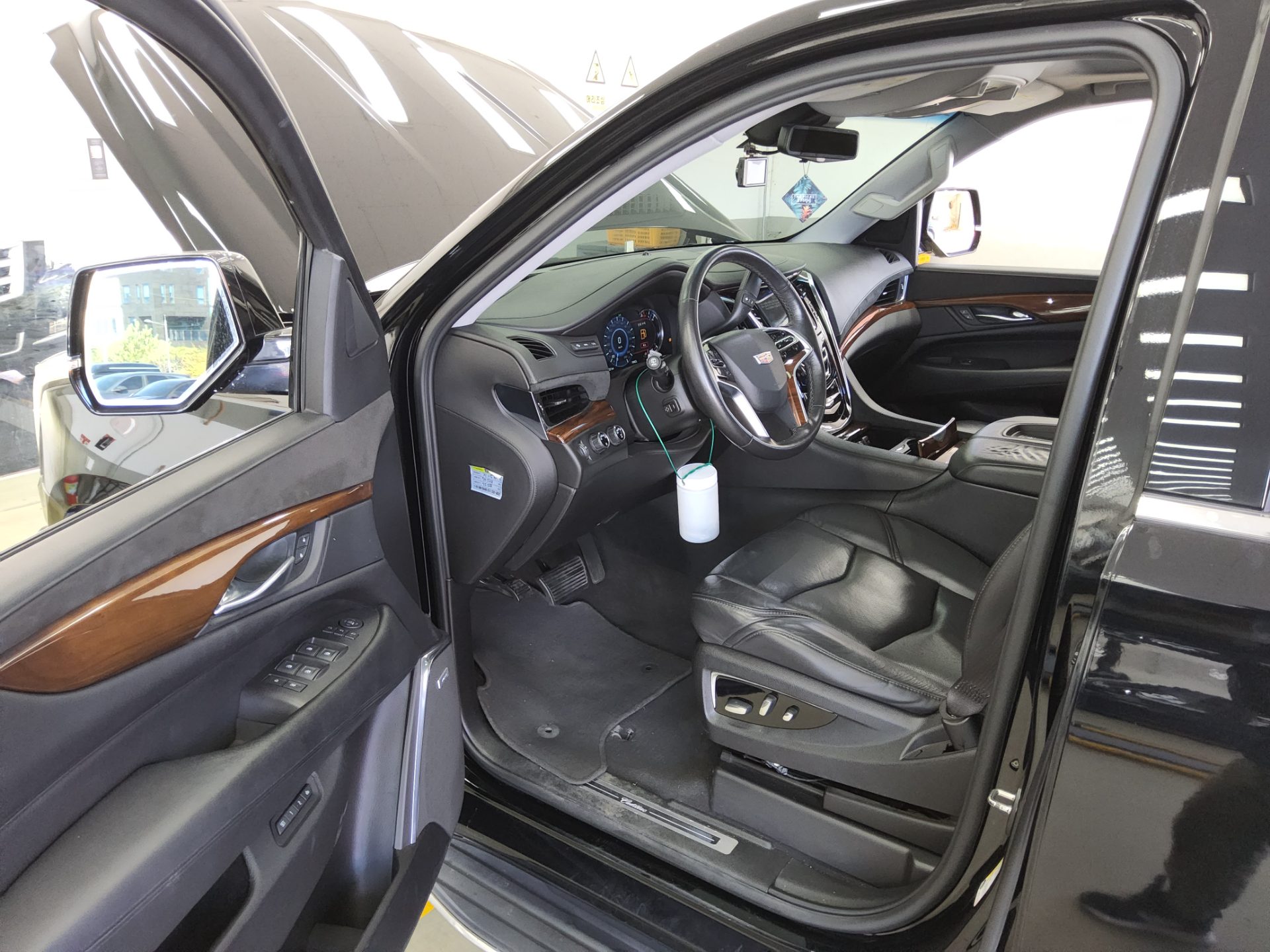 CADILLAC ESCALADE (4TH GEN) 6.2 V8 2017 - zdjęcie 10