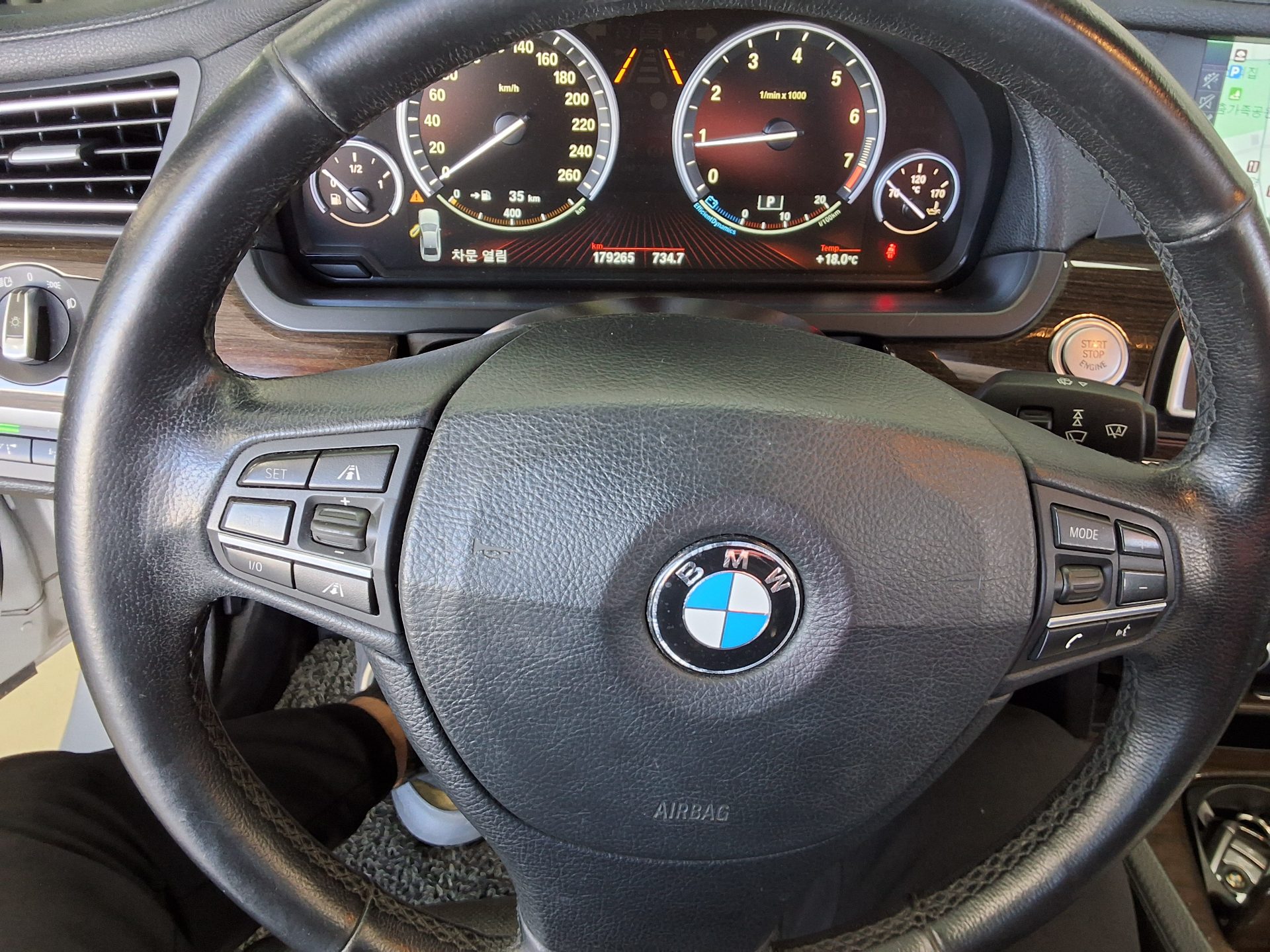 BMW 7 SERIES (5TH GEN) 740i 2012 - zdjęcie 17